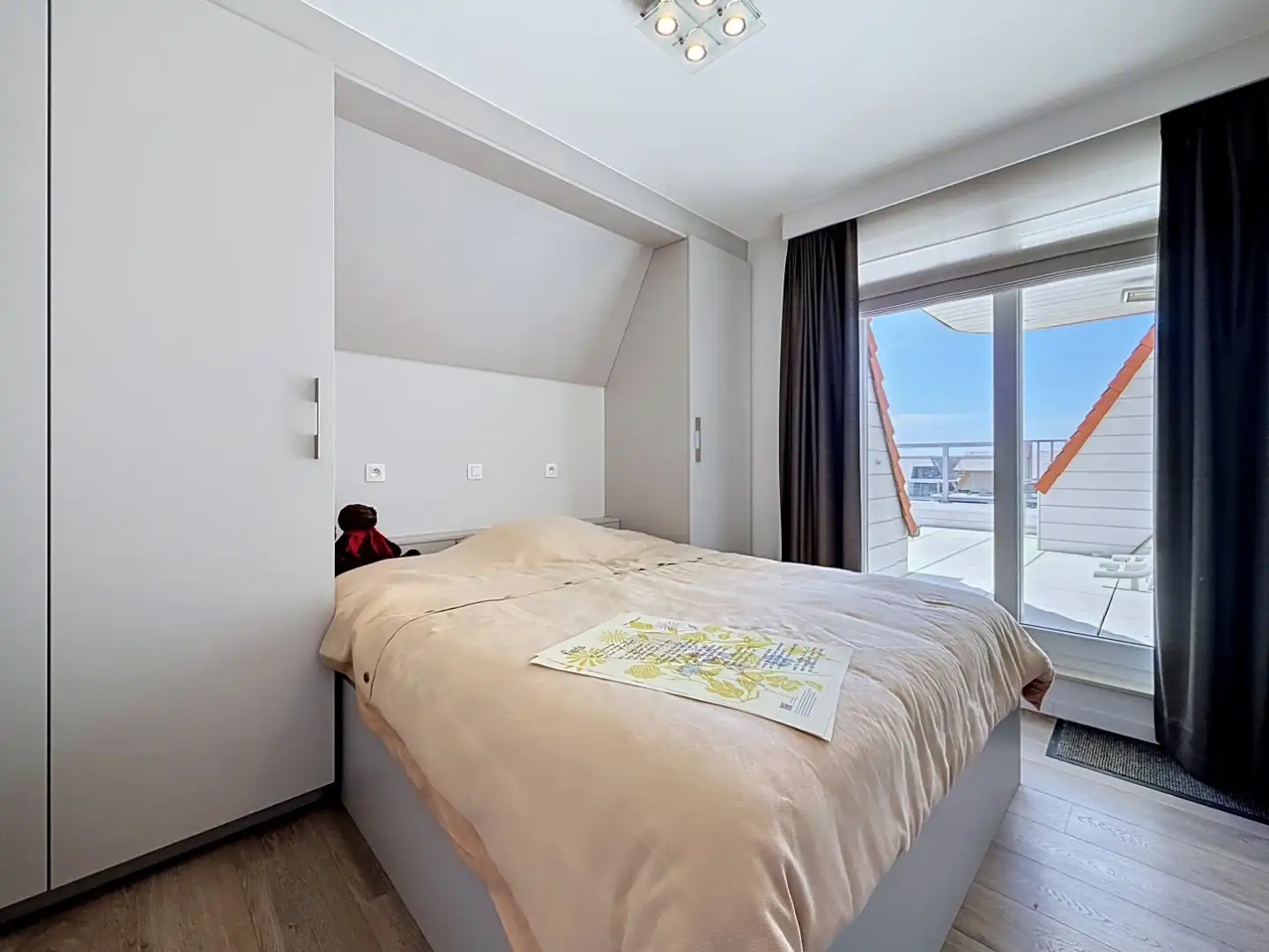 Duplex dakappartement met twee ruime terrassen op toplocatie aan het maritiem park te Nieuwpoort foto 14