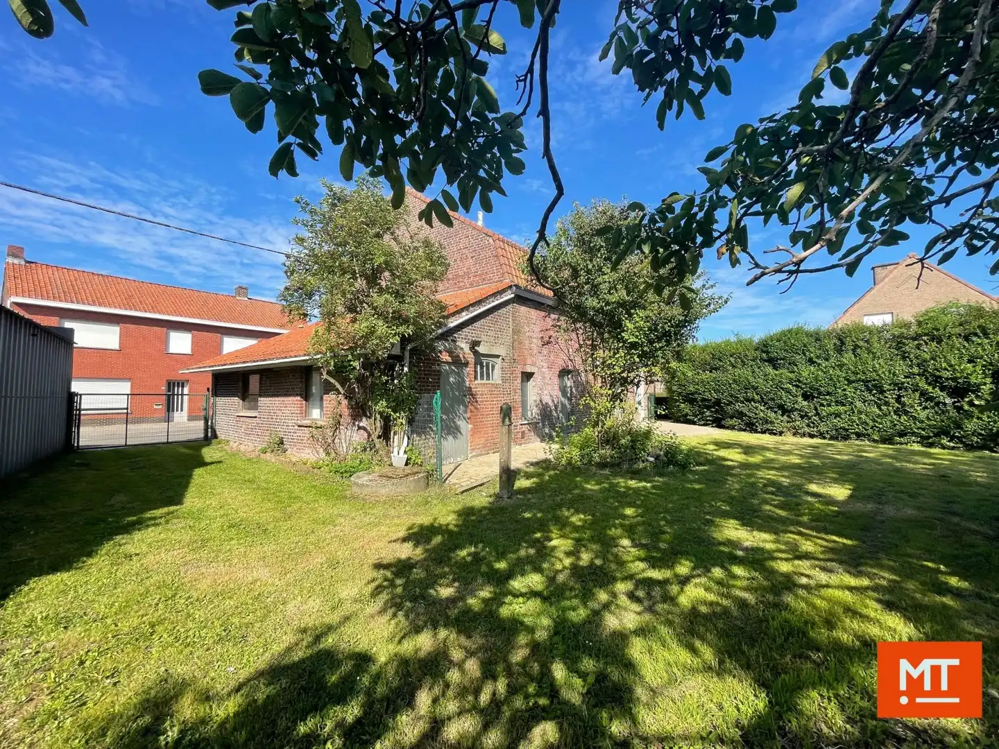 Alleenstaande woning te huur met 3 slaapkamers, 2 garages en tuin te Kruiseke foto 16