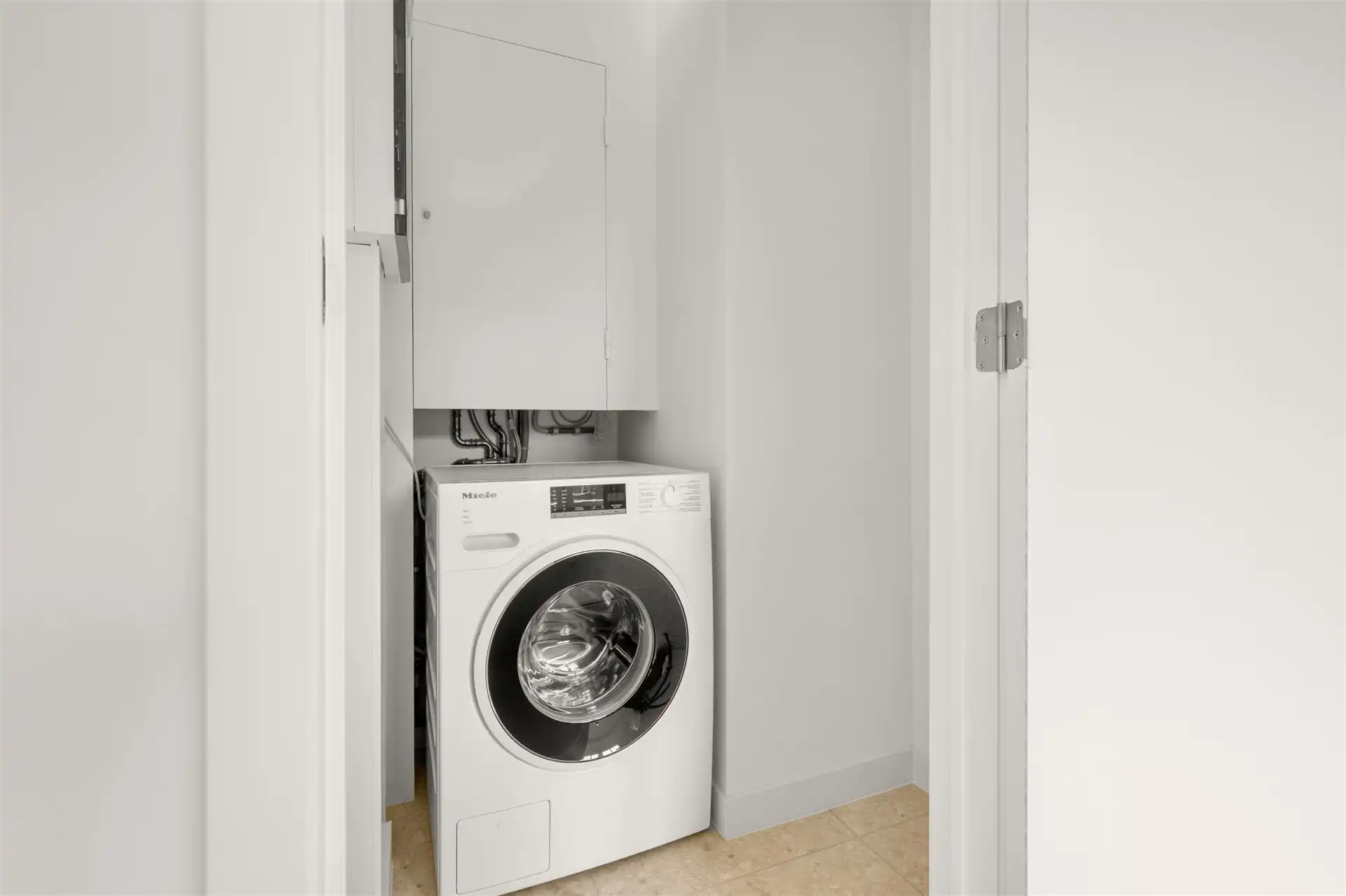 Prachtig gelijkvloers hoekappartement met 2 slpks foto 23