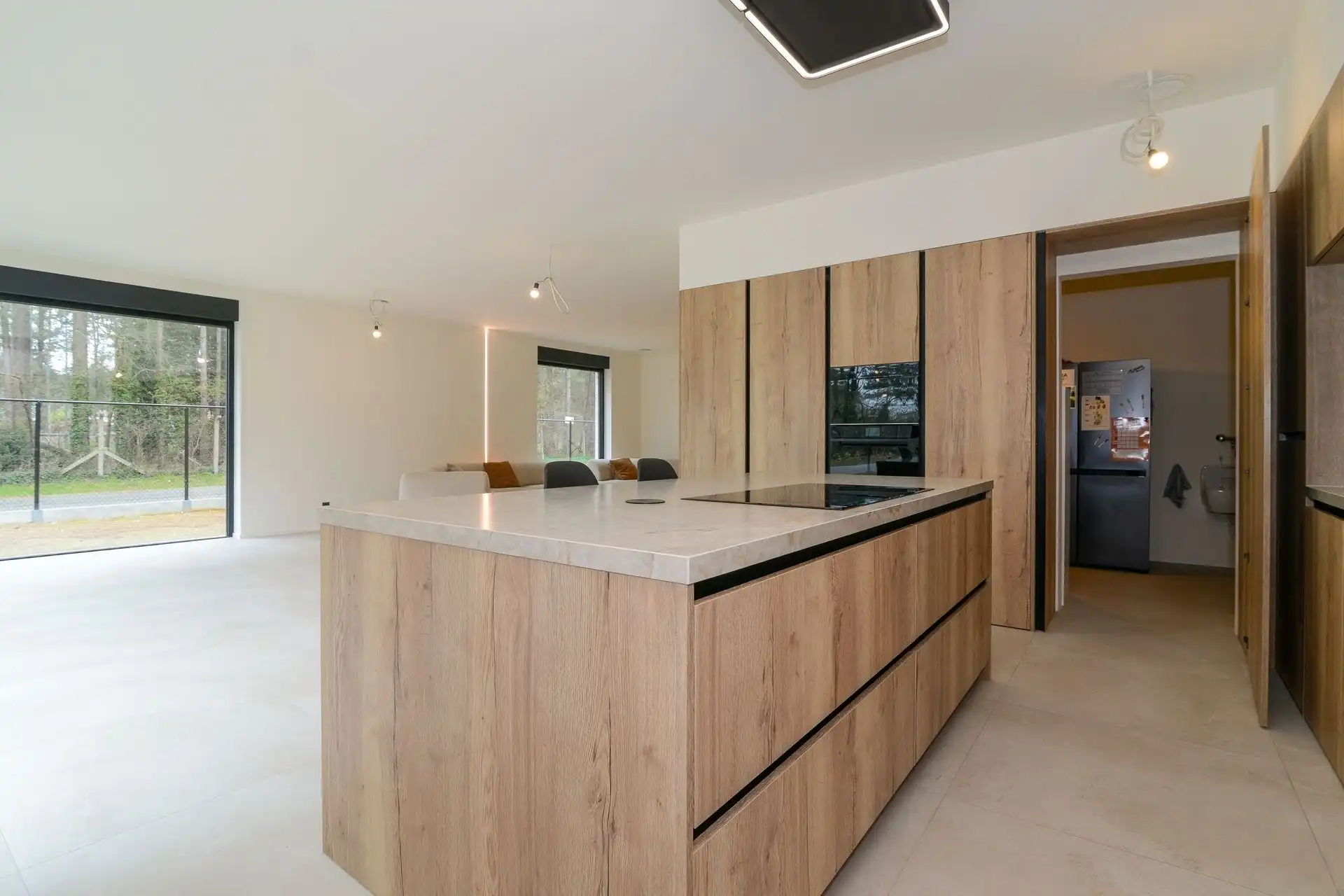 Stijlvolle en instapklare vrijstaande woning op een doodlopende straat  foto 14