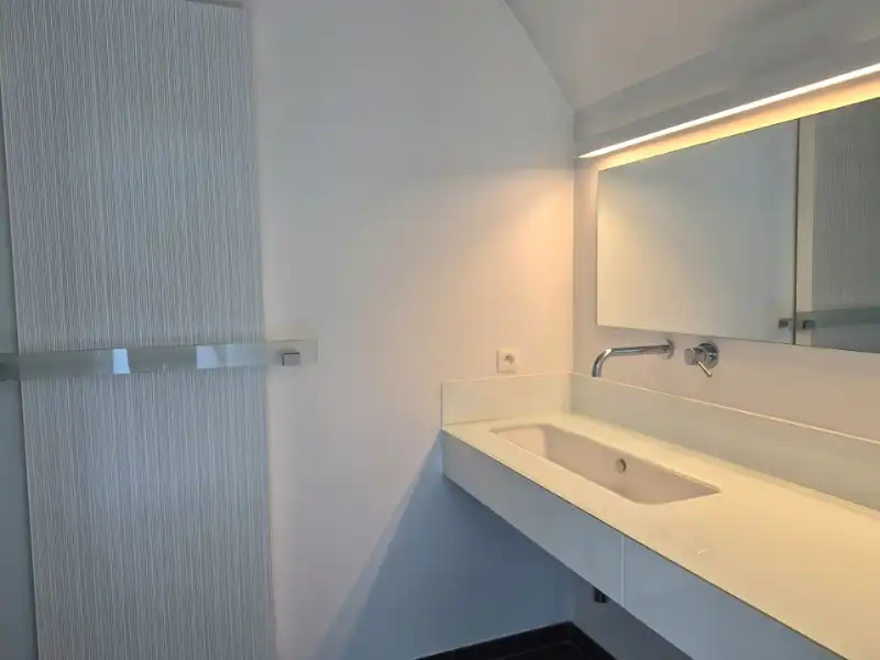 Modern 2-slaapkamer appartement met open zicht te koop foto 9