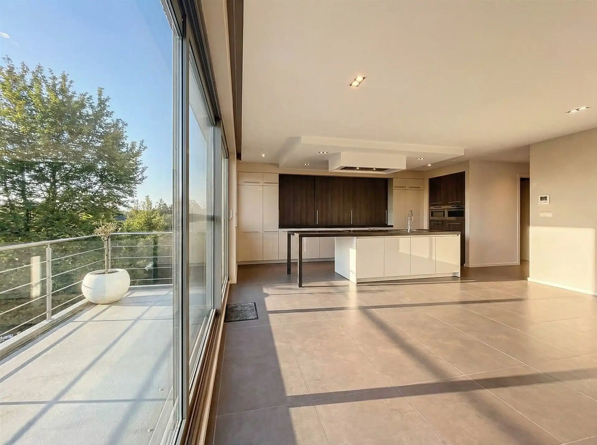 Luxueus dakappartement met 3 slaapkamers en garagebox! foto 3