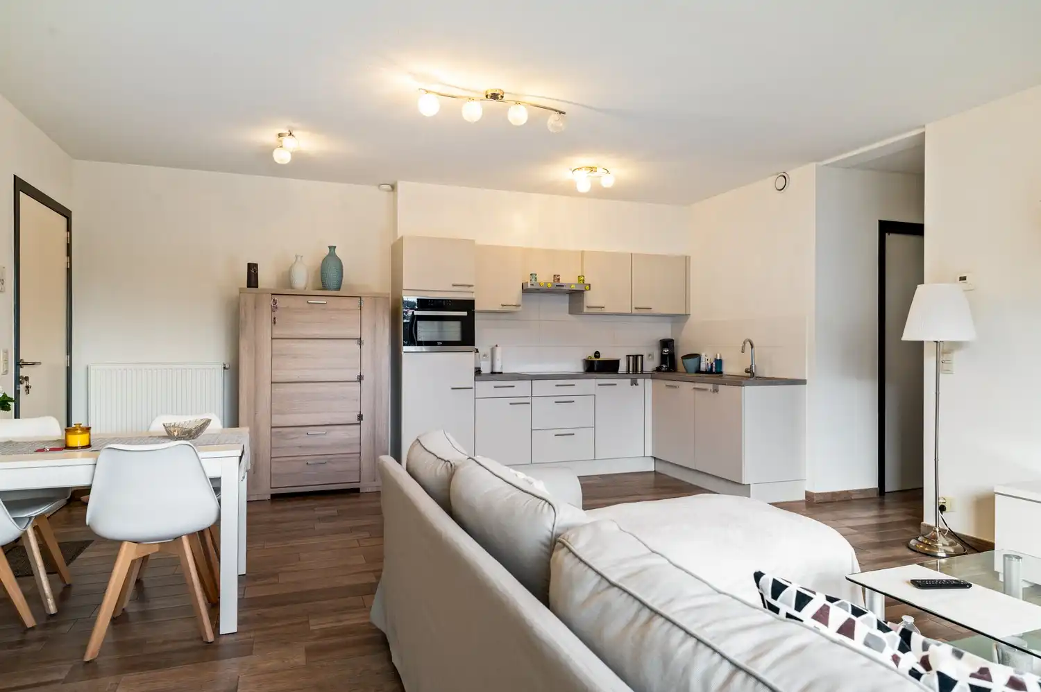 Instapklaar appartement met 2 slaapkamers en zonnig terras! foto 5