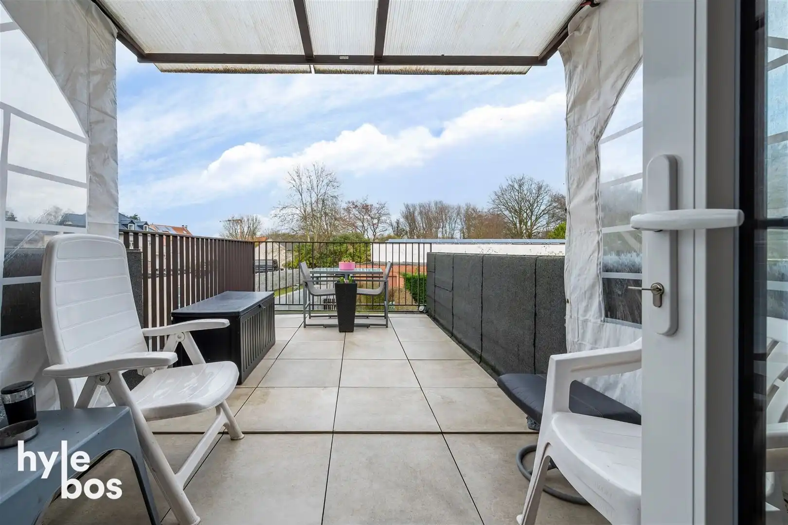 Instapklaar en energiezuinig appartement met garage en terras foto 18