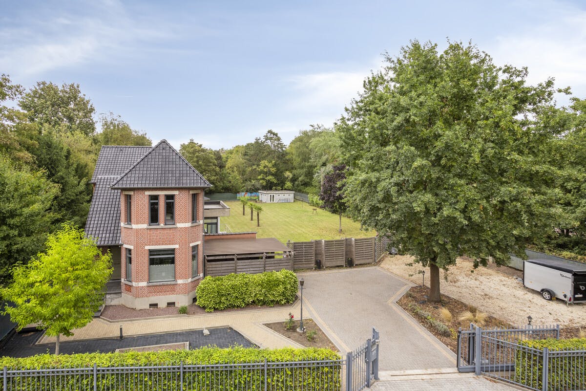 Patrimoniumvennootschap met een charmante villa en tuin foto 2