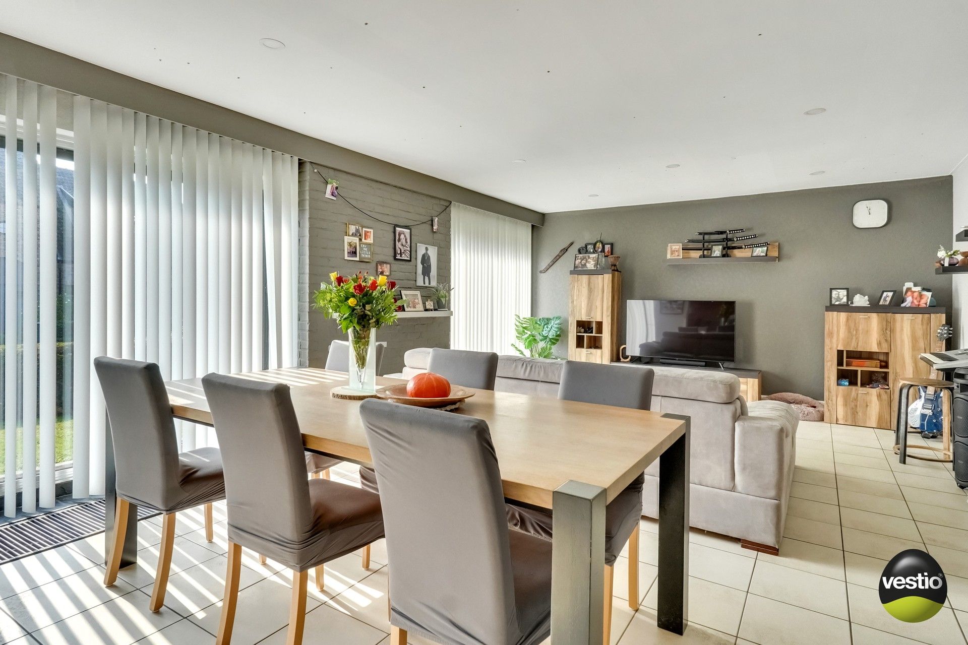 GELIJKVLOERSE BUNGALOW BOORDEVOL POTENTIEEL foto 8