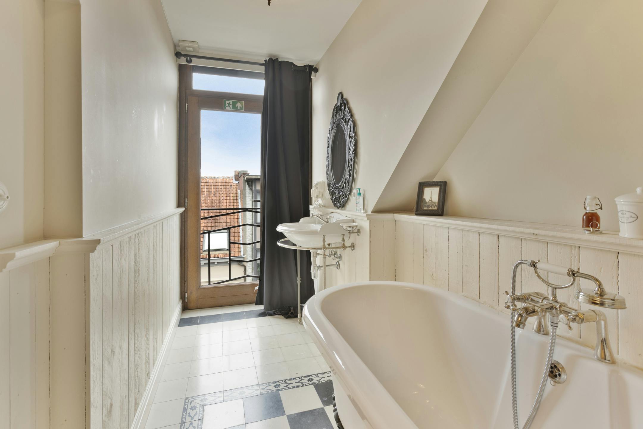 Charmant gerenoveerde B&B met woonst, winkel en handelsfonds foto 38