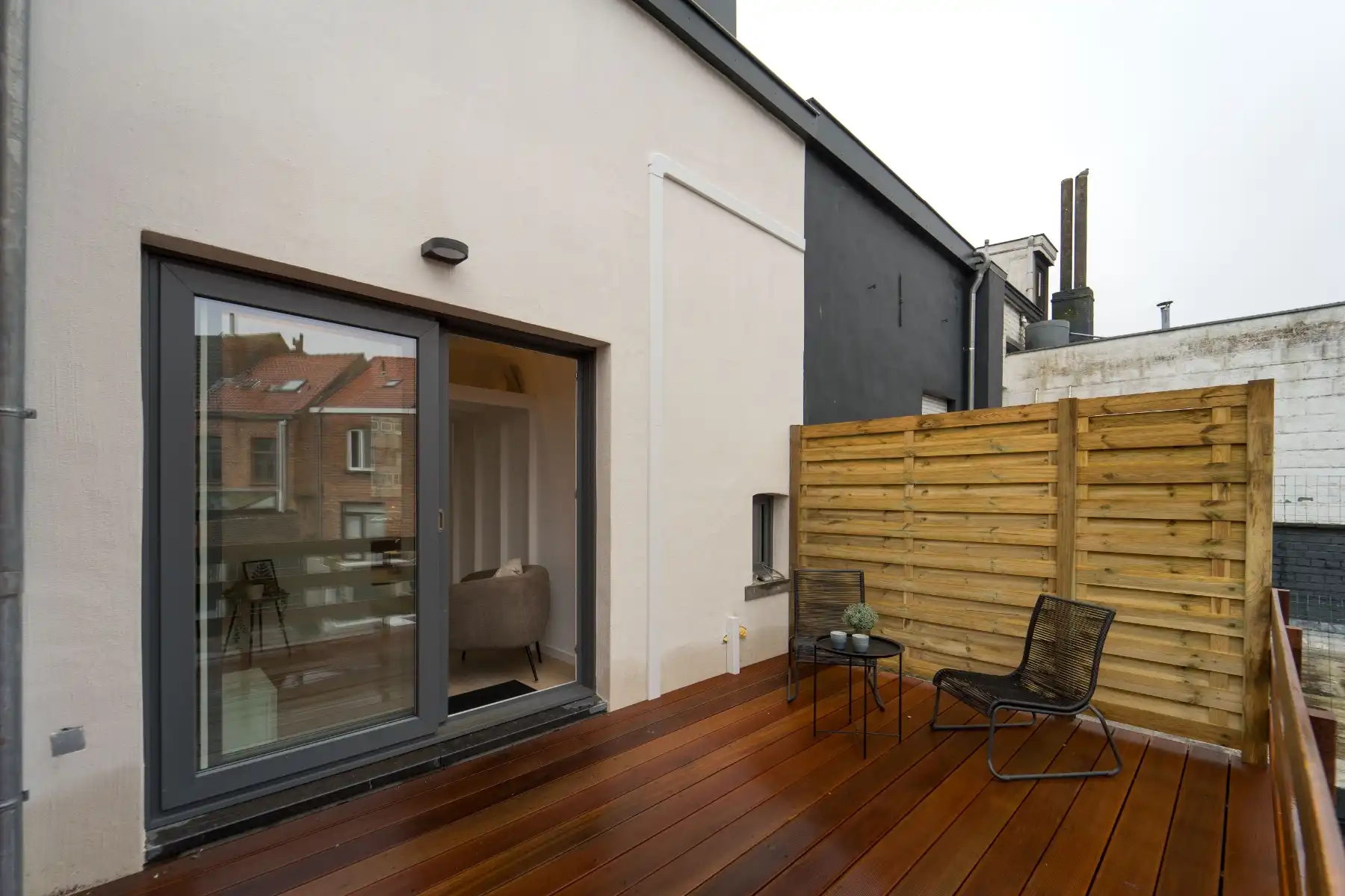 Gerenoveerd appartement (1 slaapkamer) met leuk terras foto 24