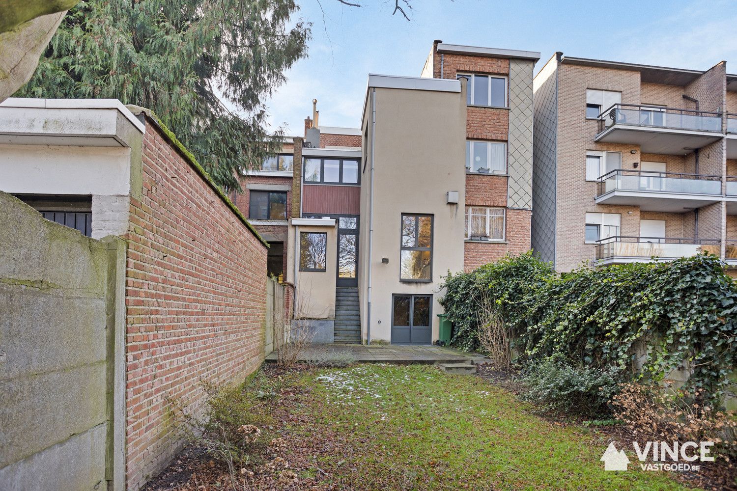 Prachtig huis met indrukwekkende elementen, ruime indeling en leuke tuin foto 39