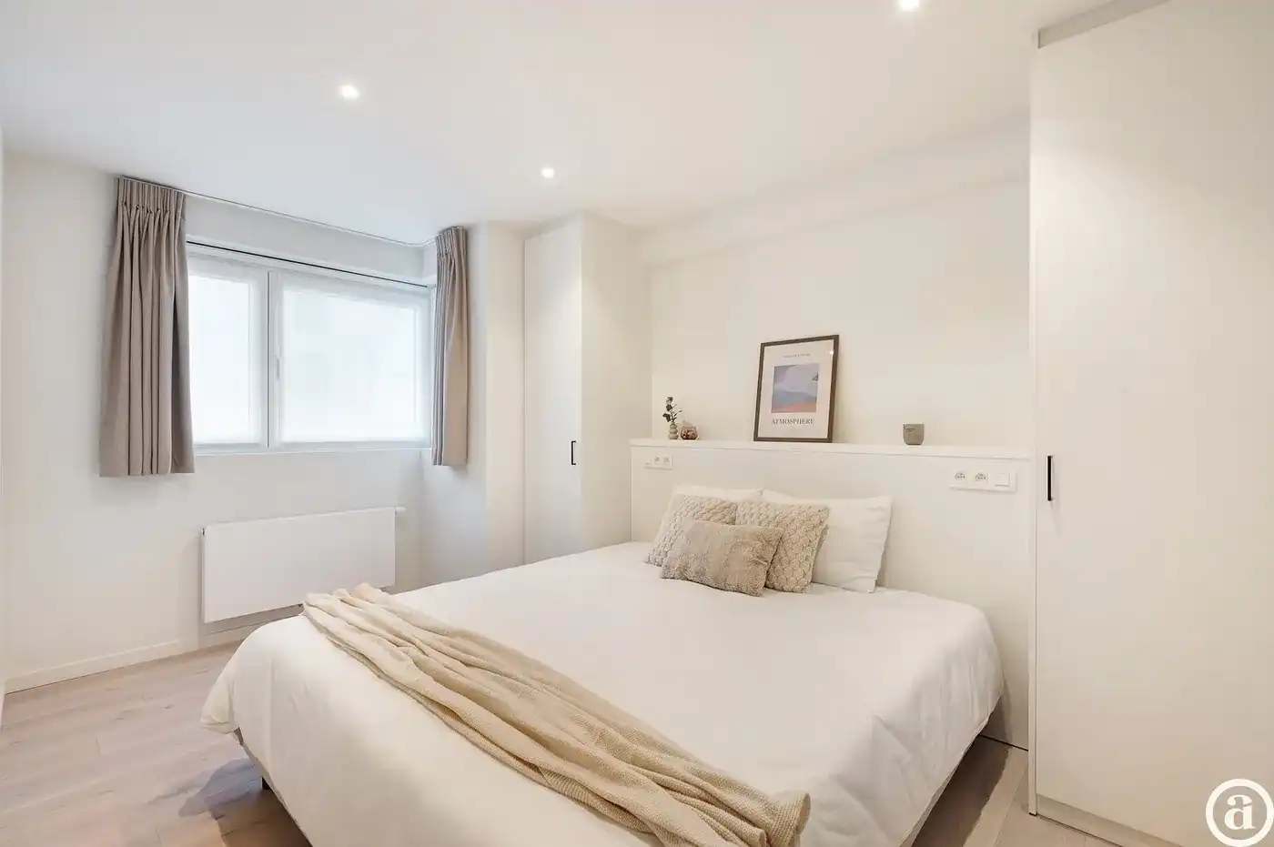 Lichtrijk hoekappartement met zijdelings zeezicht, centrum   foto 19