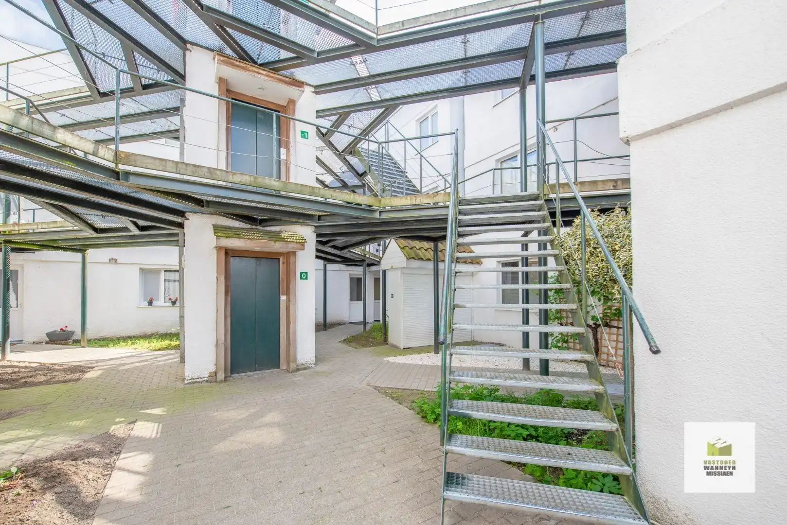 Opbrengsteigendom te koop te Torhout: netto rendement 4,9%! foto 13