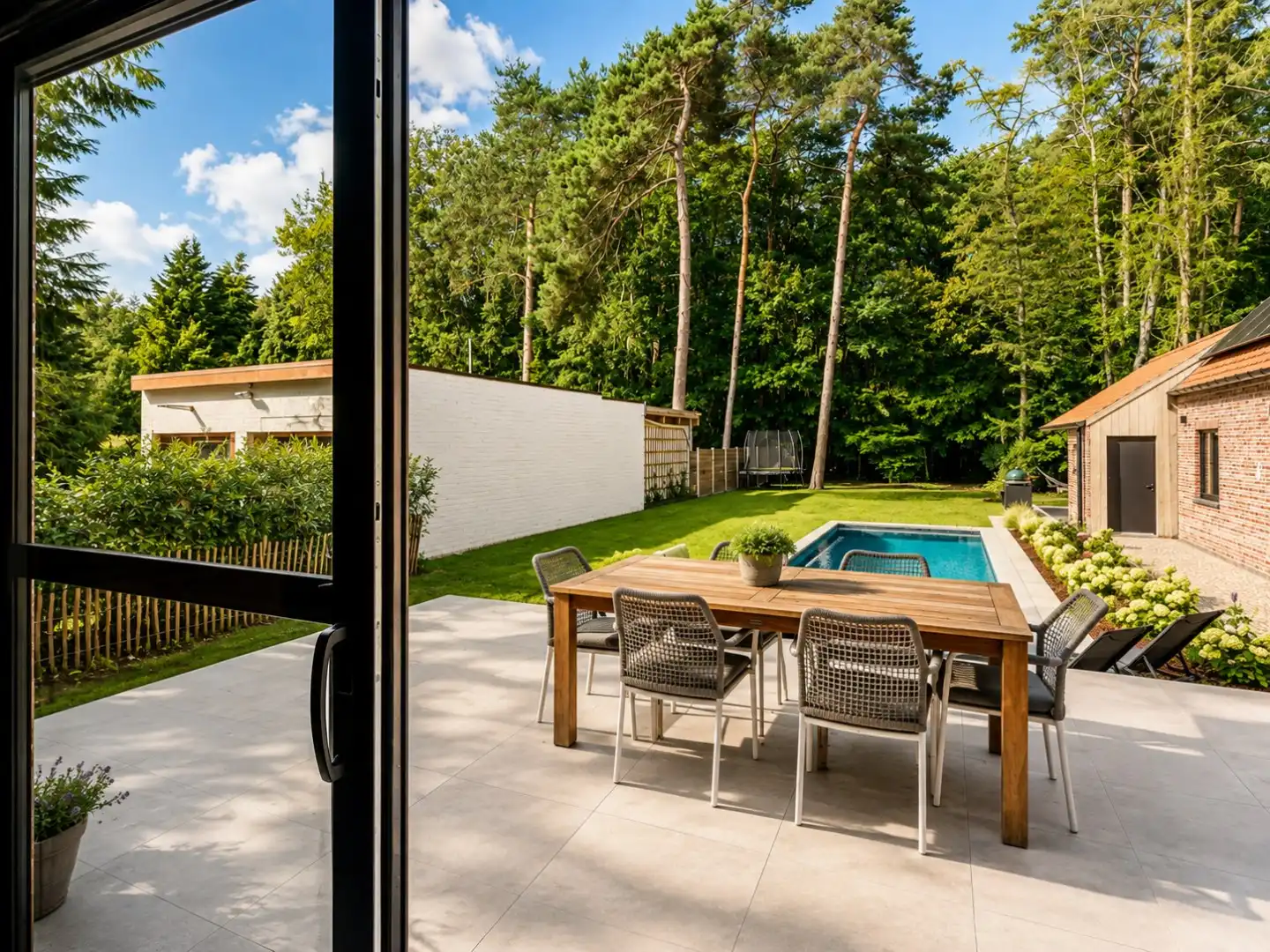 Stijlvolle villa met zwembad en royale garage/loods op toplocatie in Brasschaat foto 7