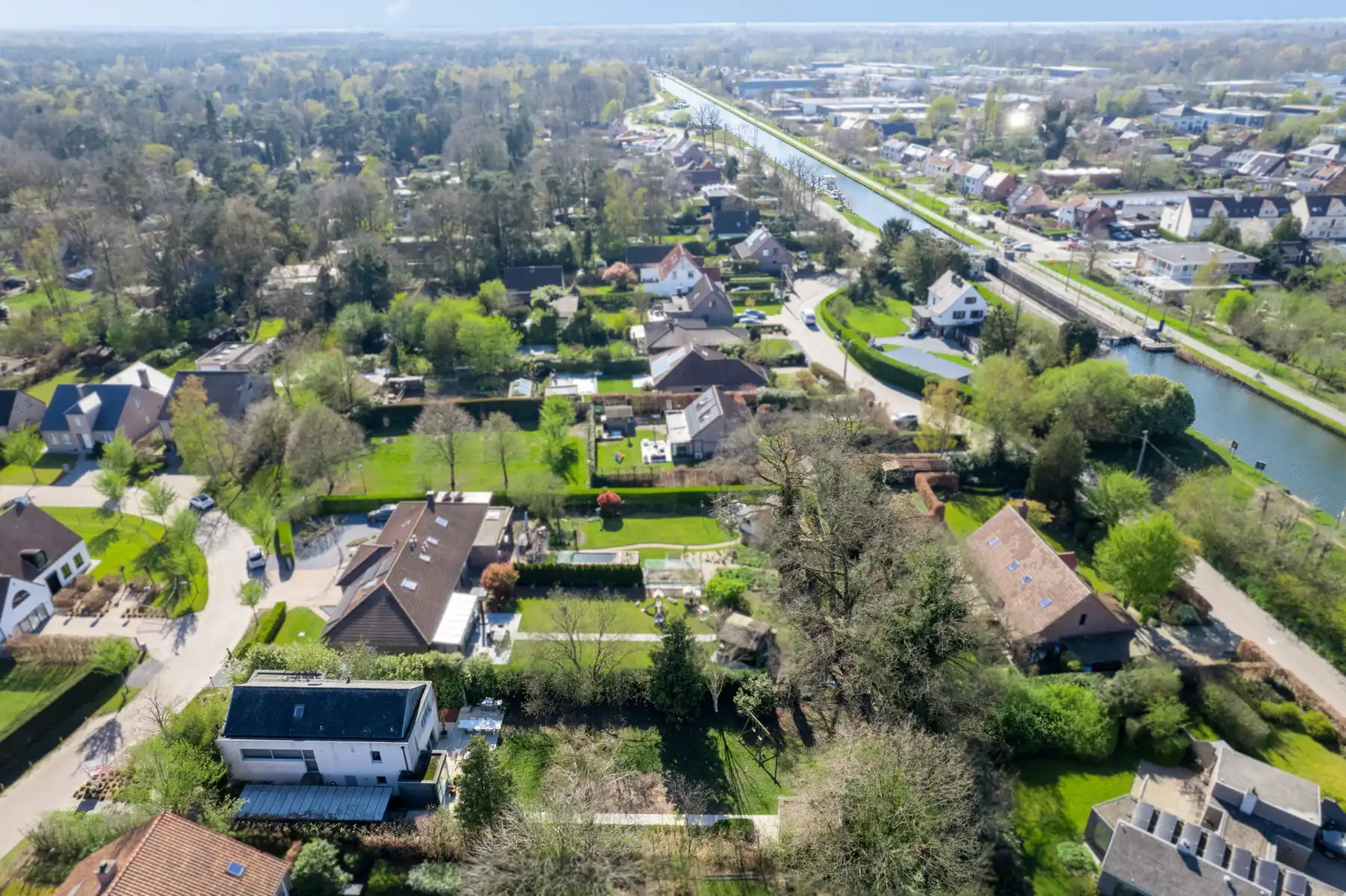 Exclusieve en lichtrijke villa met tuin op toplocatie foto 35