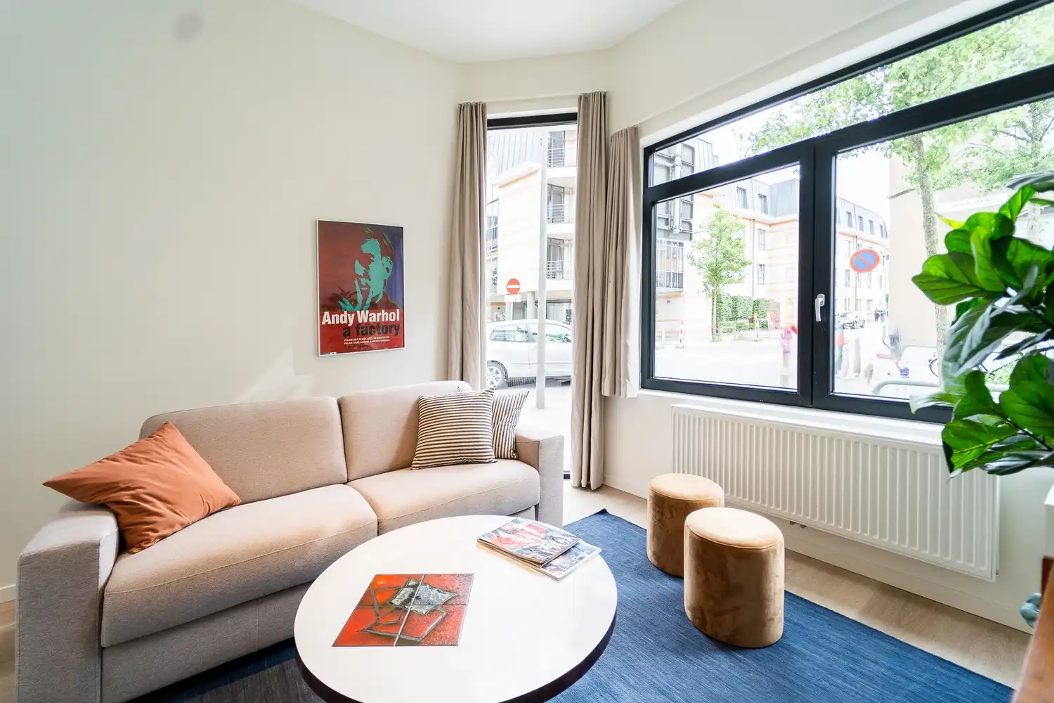 Opbrengsteigendom - Gerenoveerde woning met 3 slaapkamers te Oud-Berchem. foto {{pictureIndex}}