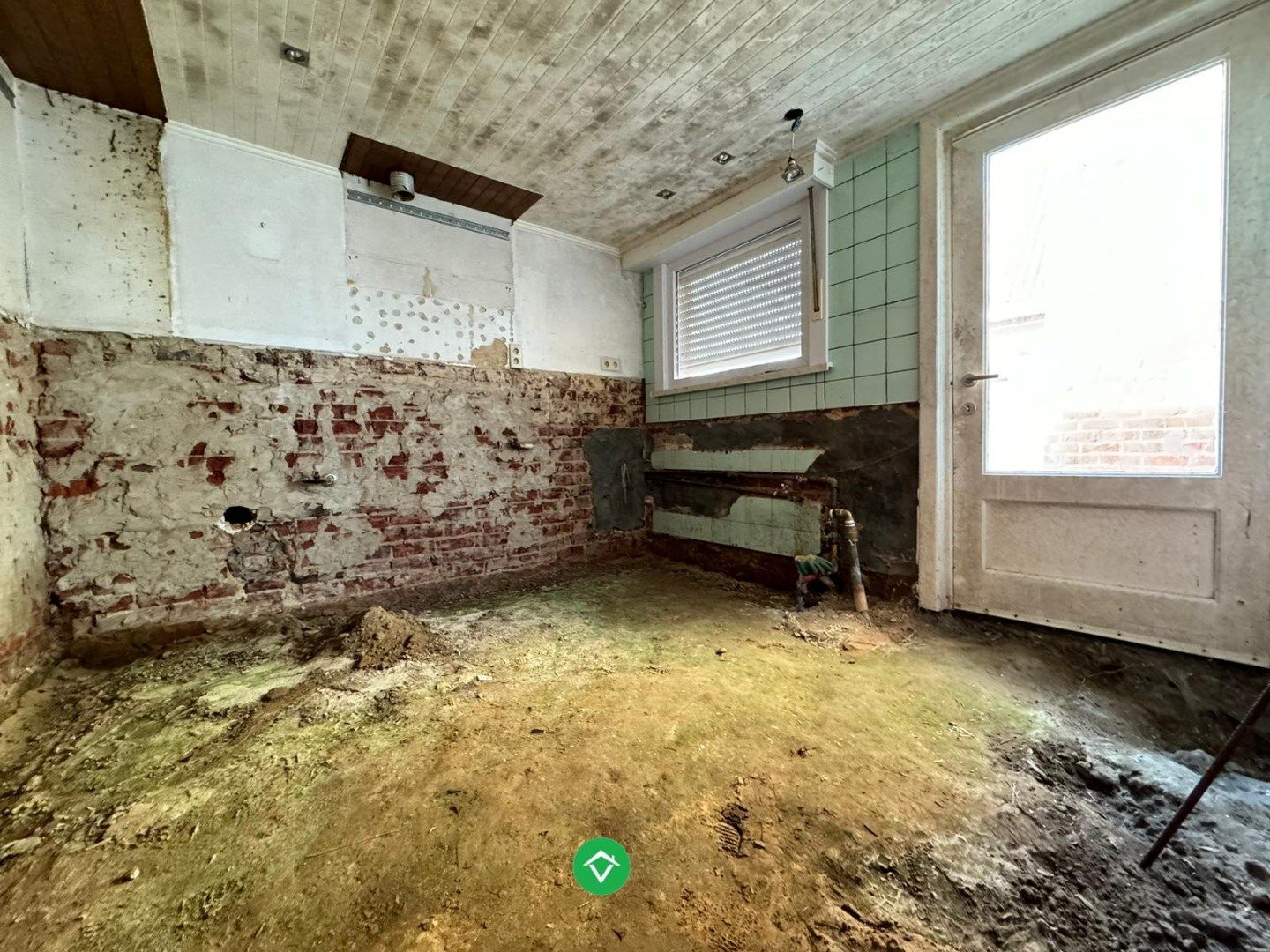 Verder af te werken halfopen bebouwing in Kortemark foto 8