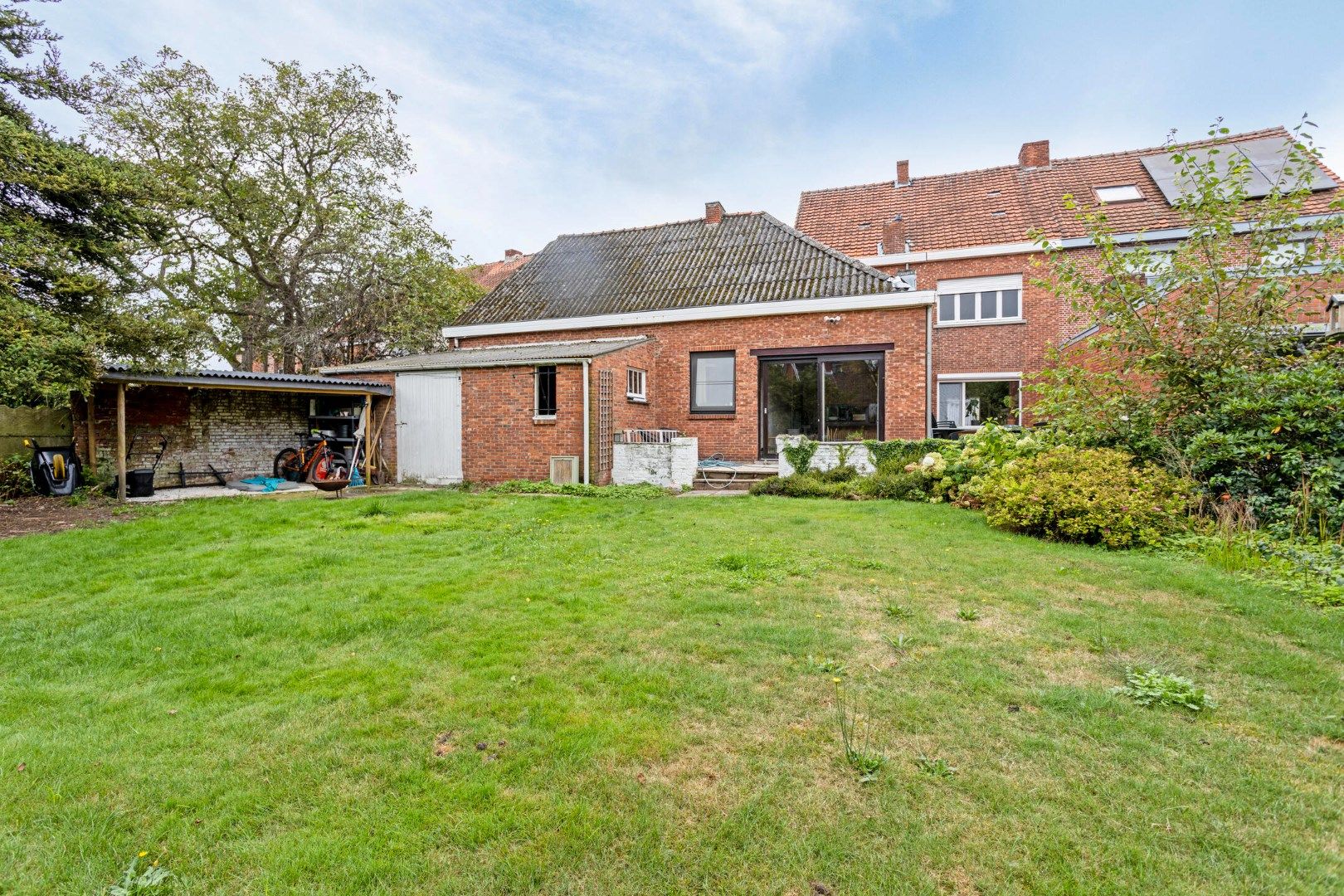 Ruim ingedeelde woning met veel mogelijkheden op een gunstige locatie in Ginderbuiten. foto 3