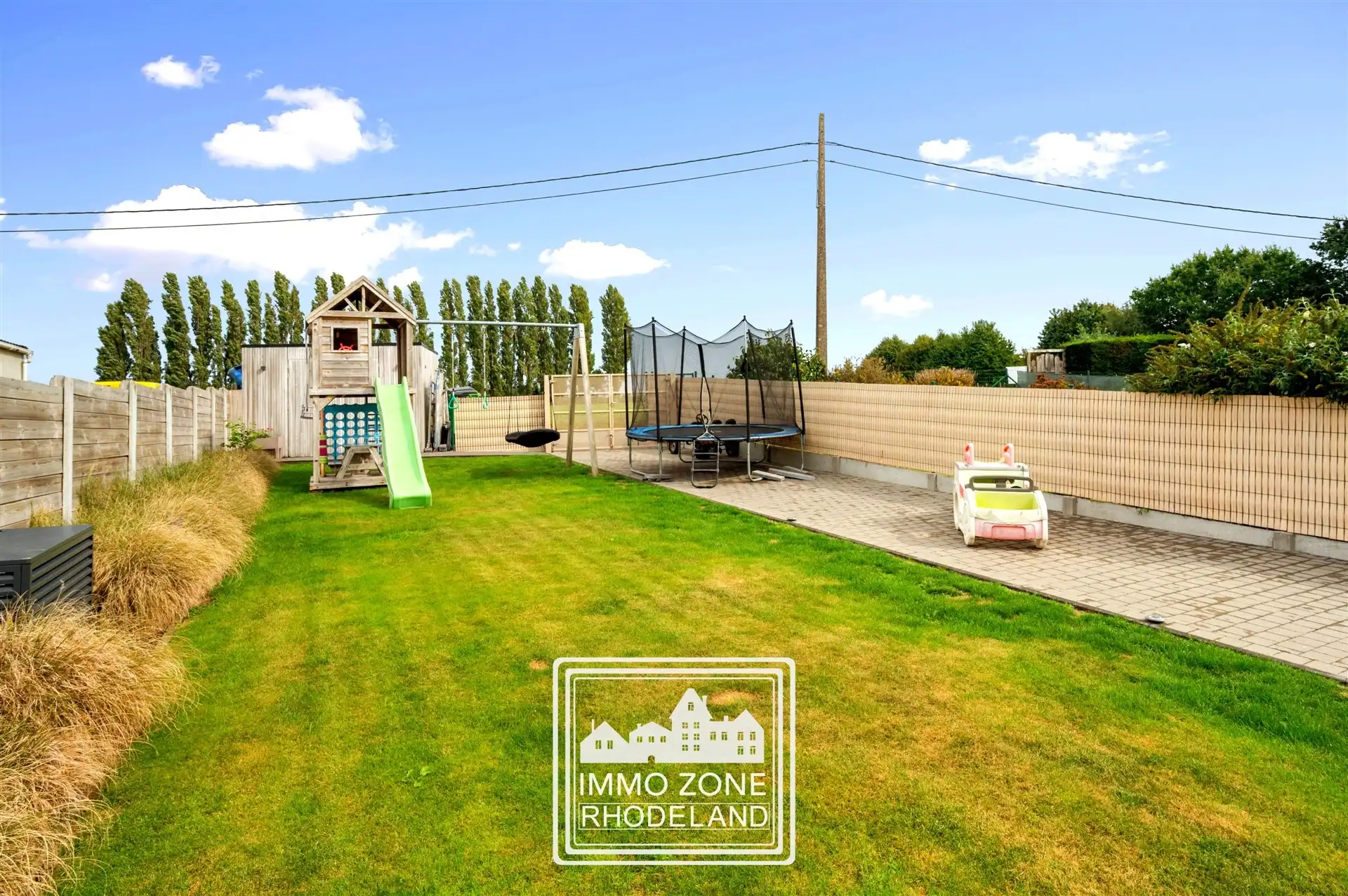 Knappe instapklare woning met 3 slpks, garage en mooie tuin  foto 26