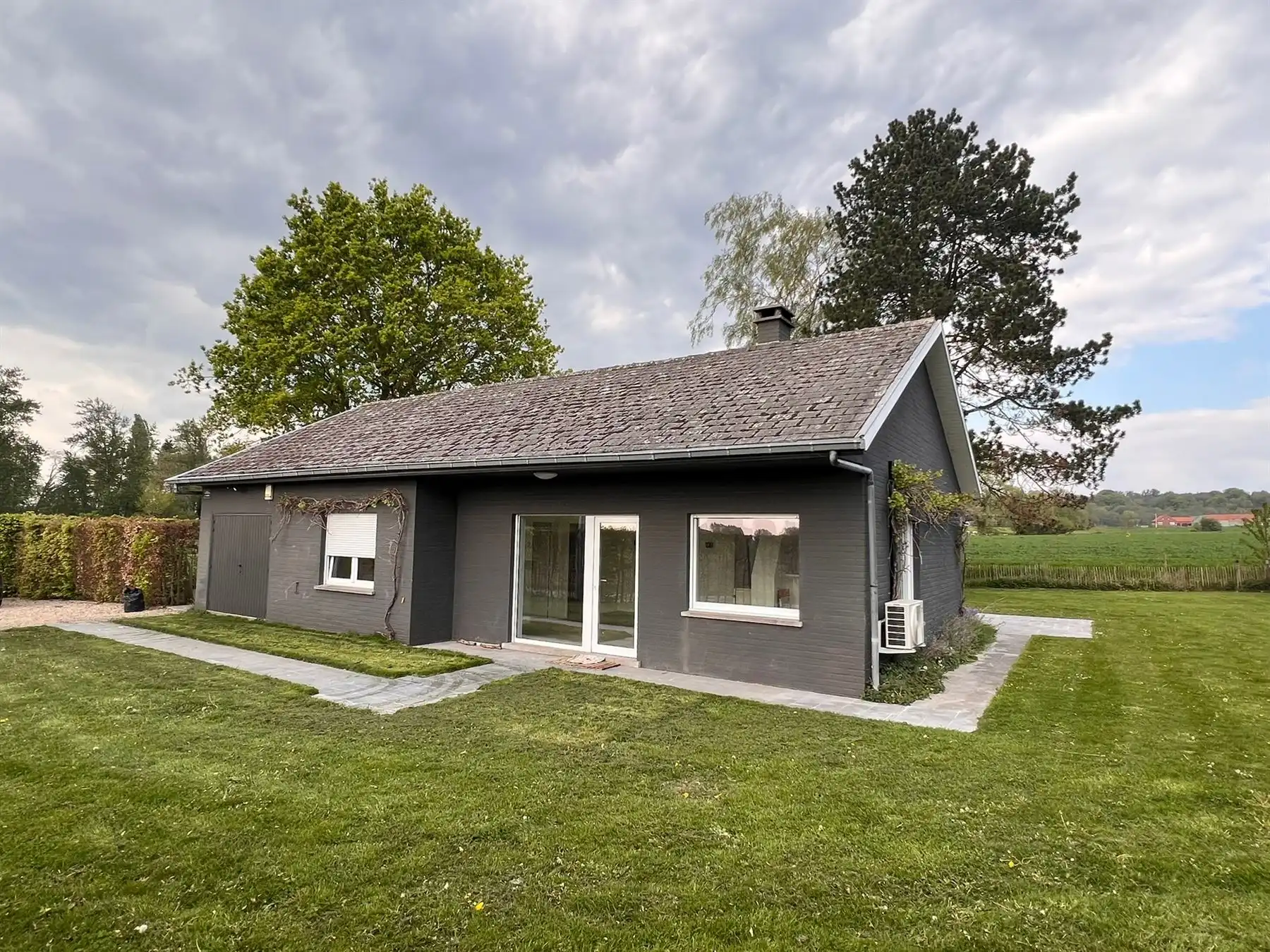 Sympathieke villa met prachtig zicht foto 8