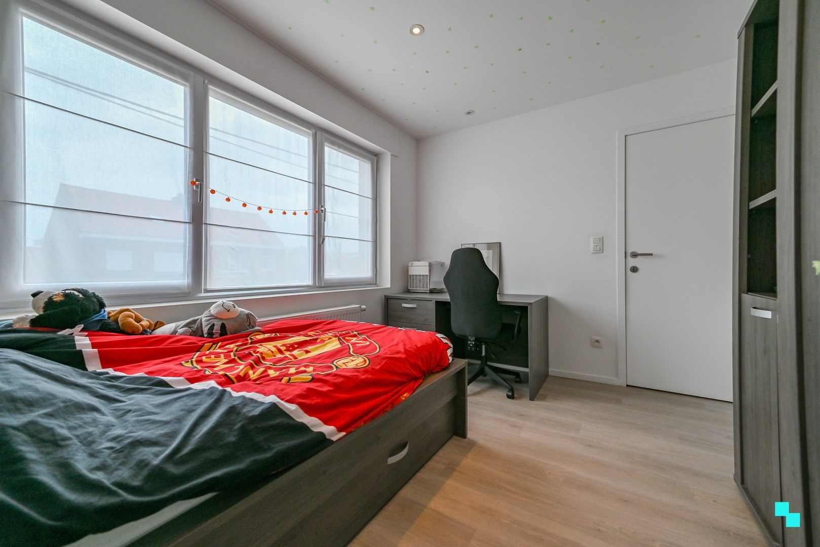 Recent gerenoveerde gezinswoning te Sint-Eloois-Winkel foto 19