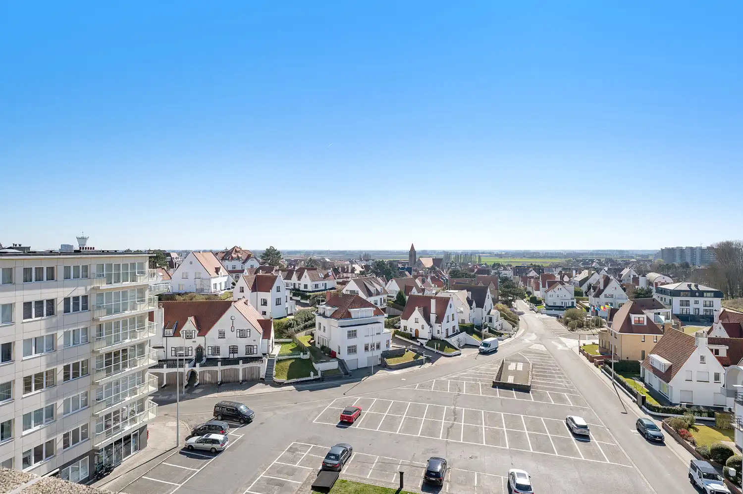 Uitzonderlijk duplex appartement met 4 slaapkamers en groot terras net achter de Zeedijk in Duinbergen foto 15