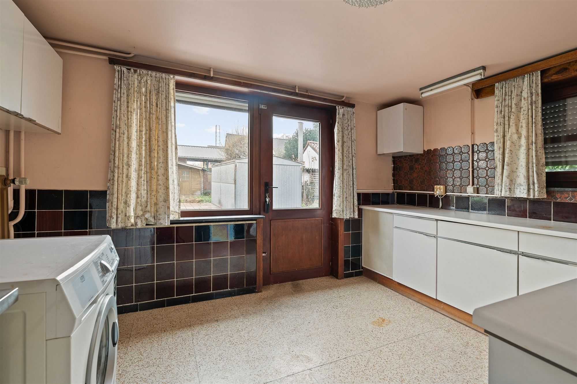 OP TE FRISSEN WONING MET 3 SLAAPKAMERS GELEGEN OP EEN RUIM PERCEEL VAN 11A70CA TE PAAL foto 10