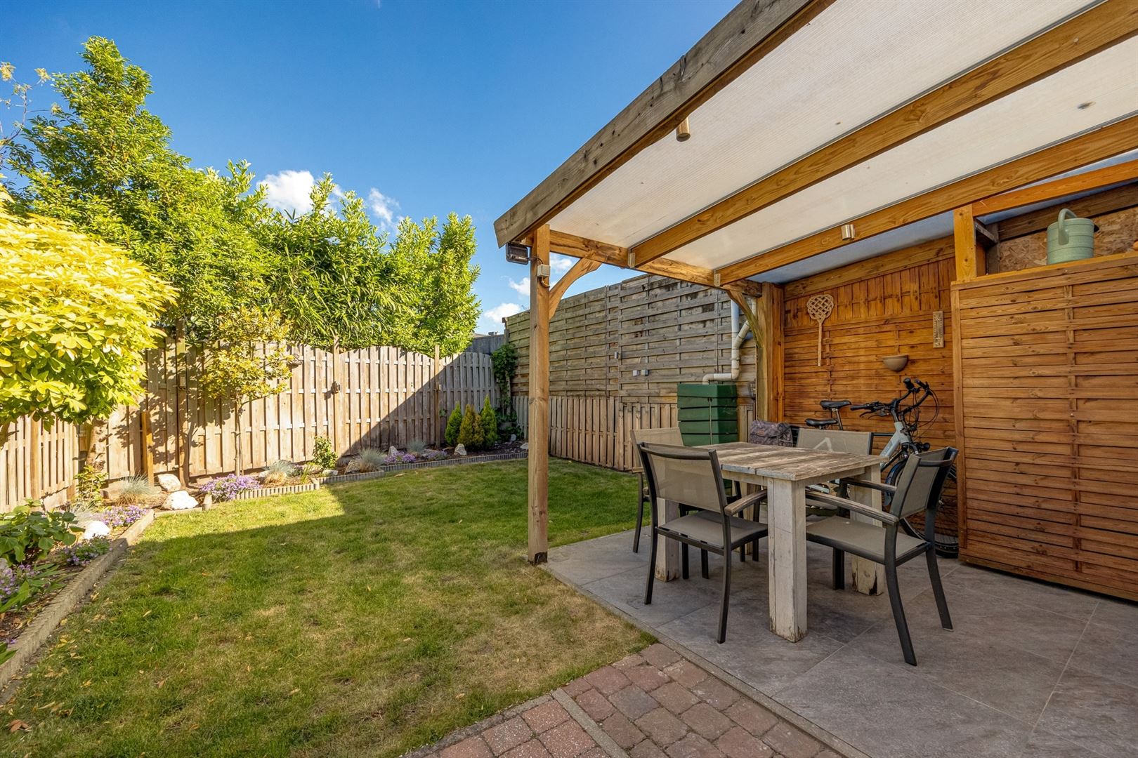 Instapklare halfopen woning in het hart van Kapellen foto 3