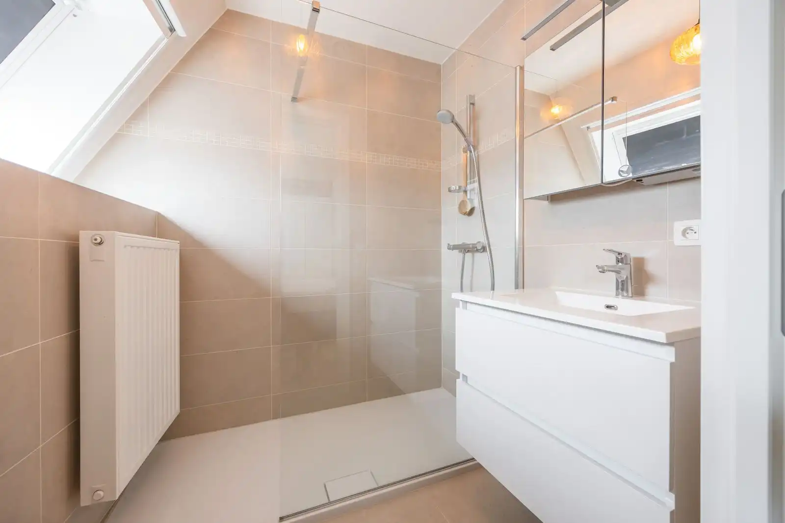 Prachtig duplex appartement op rustige locatie nabij centrum Bredene en zee foto 8