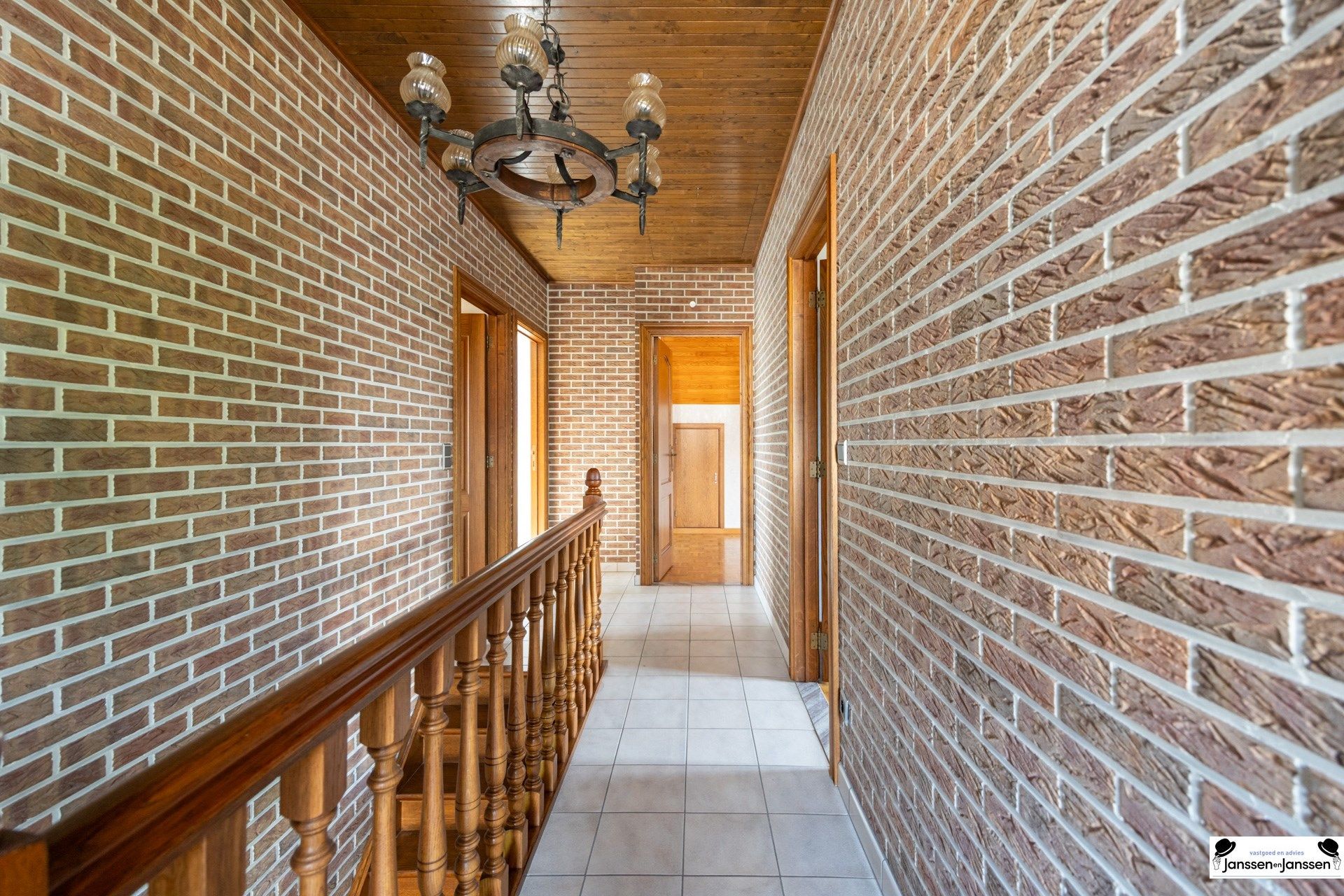 Ruime gezinswoning met 3à4 slaapkamers, kelder op een centrale locatie! foto 16