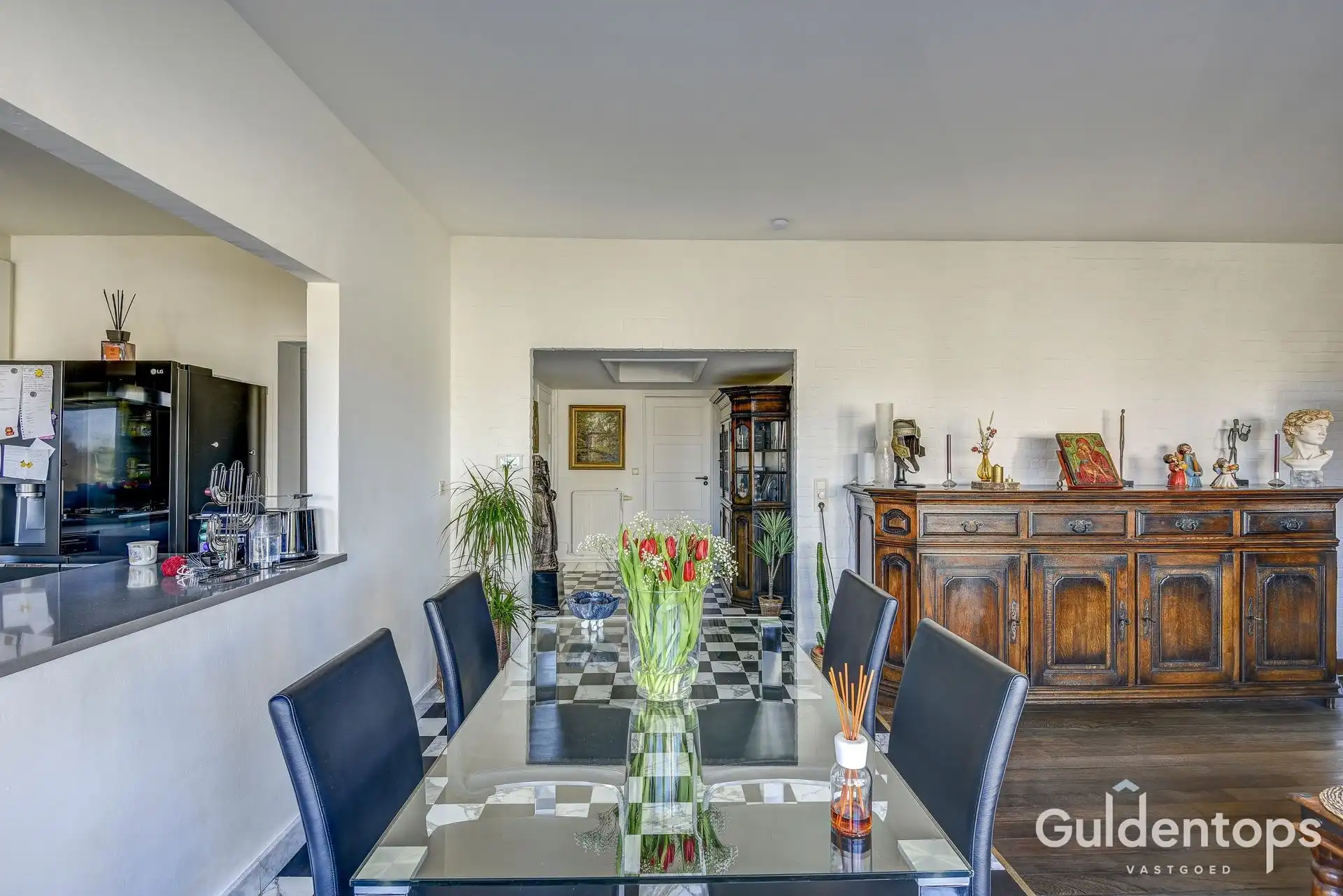 Ruim instapklaar appartement 125 m²  3 slaapkamers en airco foto 4