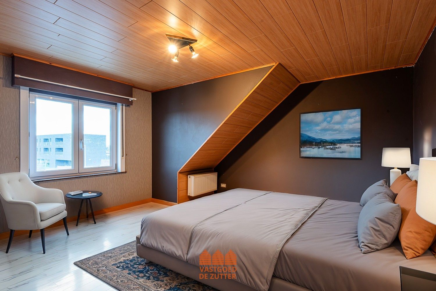 Ruime woning met garage en verhuurde studio foto 14