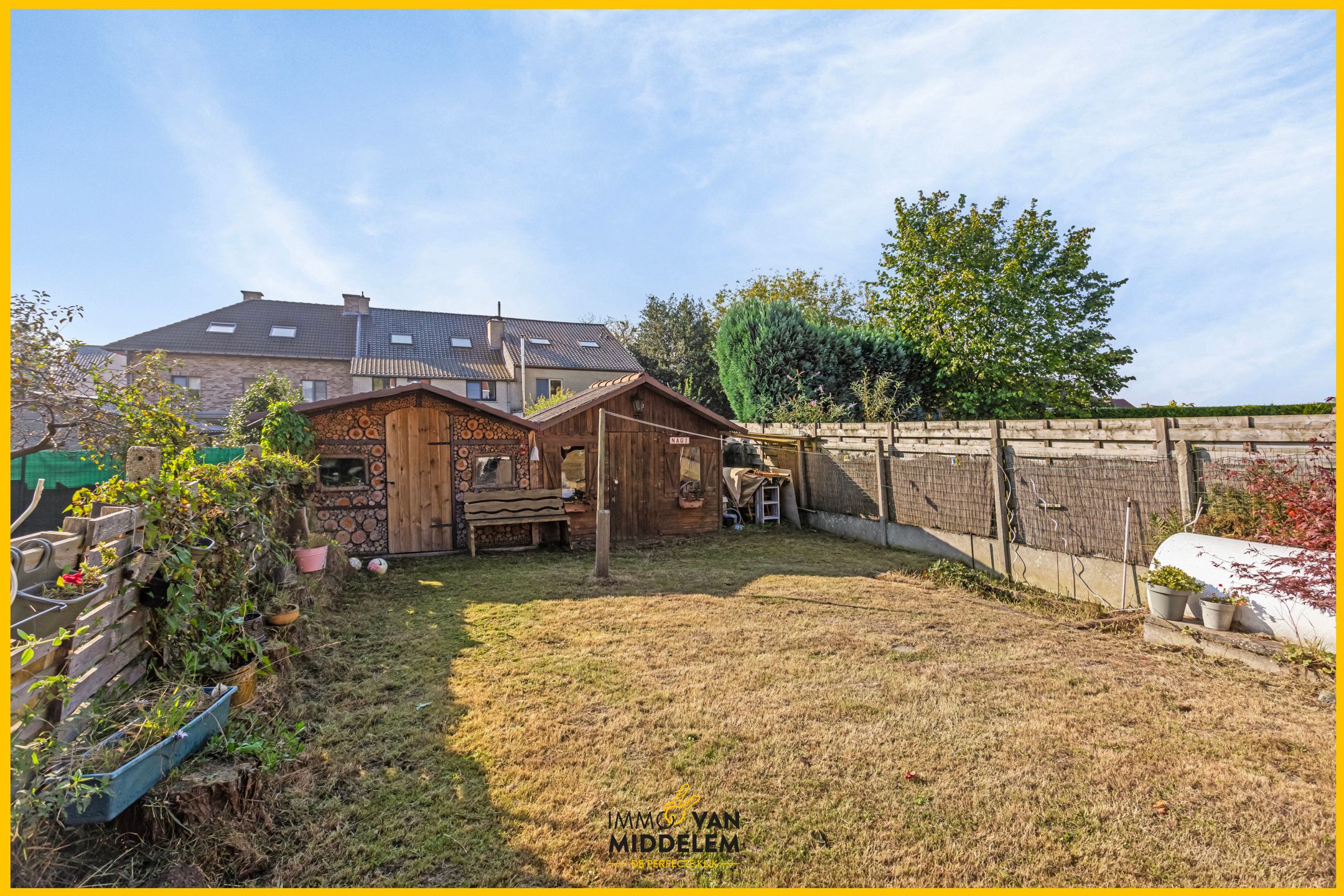 RUSTIG GELEGEN 3-GEVEL MET 4 KAMERS, TERRAS EN TUIN foto 5