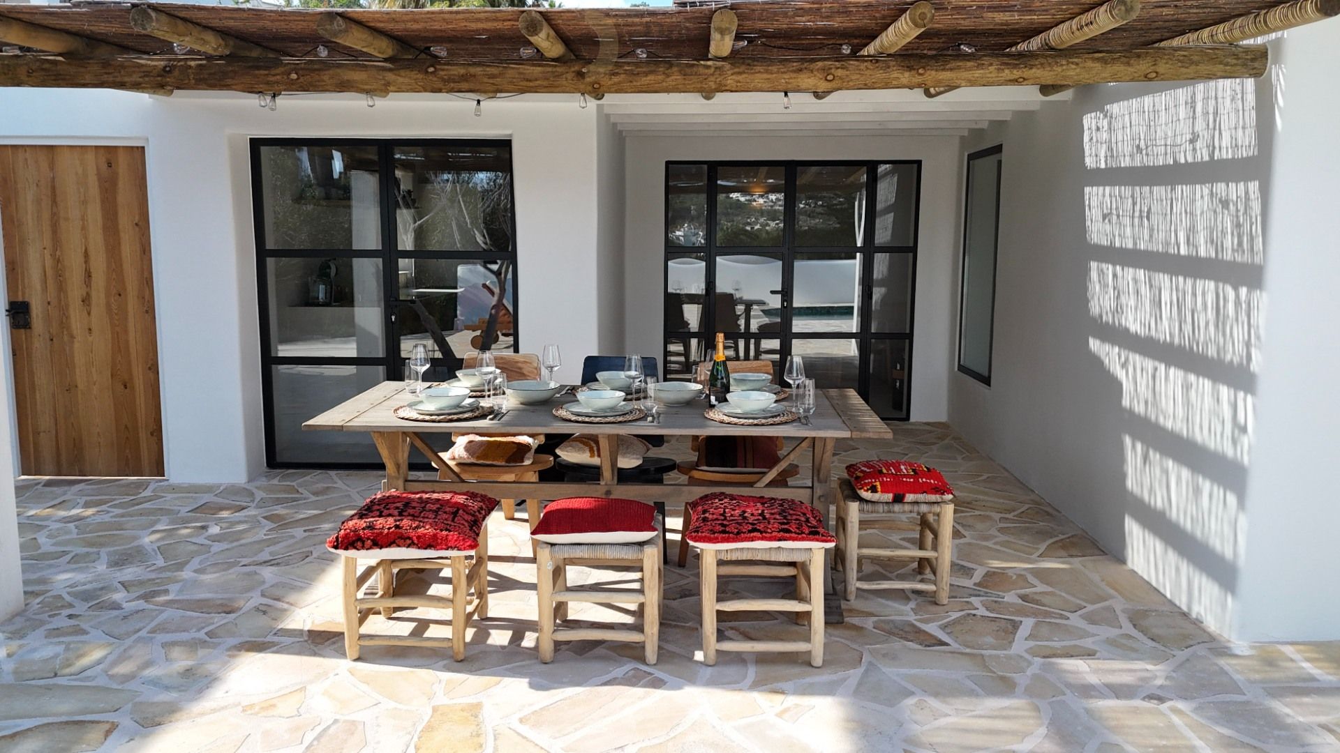 Stijlvolle Gerenoveerde Villa in Moderne Mediterrane Stijl foto 8