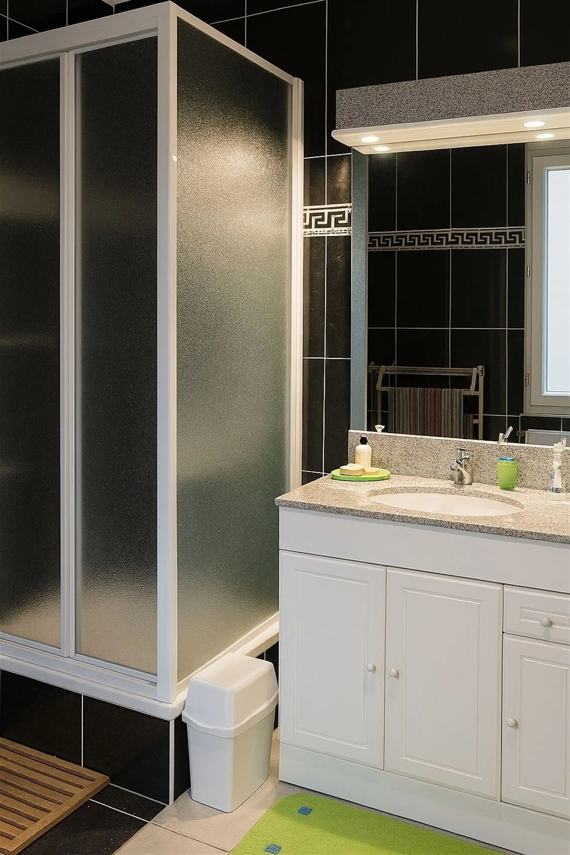 Gezellige stadswoning met 2 slpks en buitenruimte! foto 9