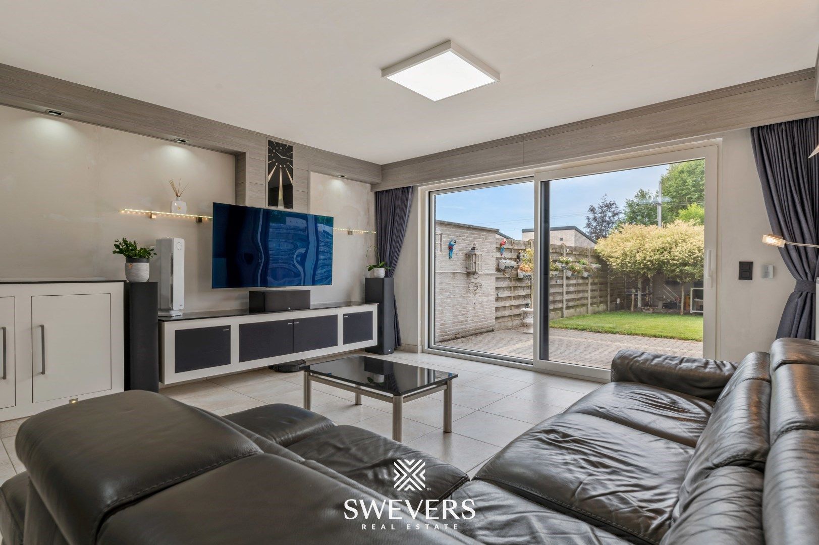 Instapklare halfopen woning met vernieuwde keuken, tuin en garage in Leopoldsburg foto 6