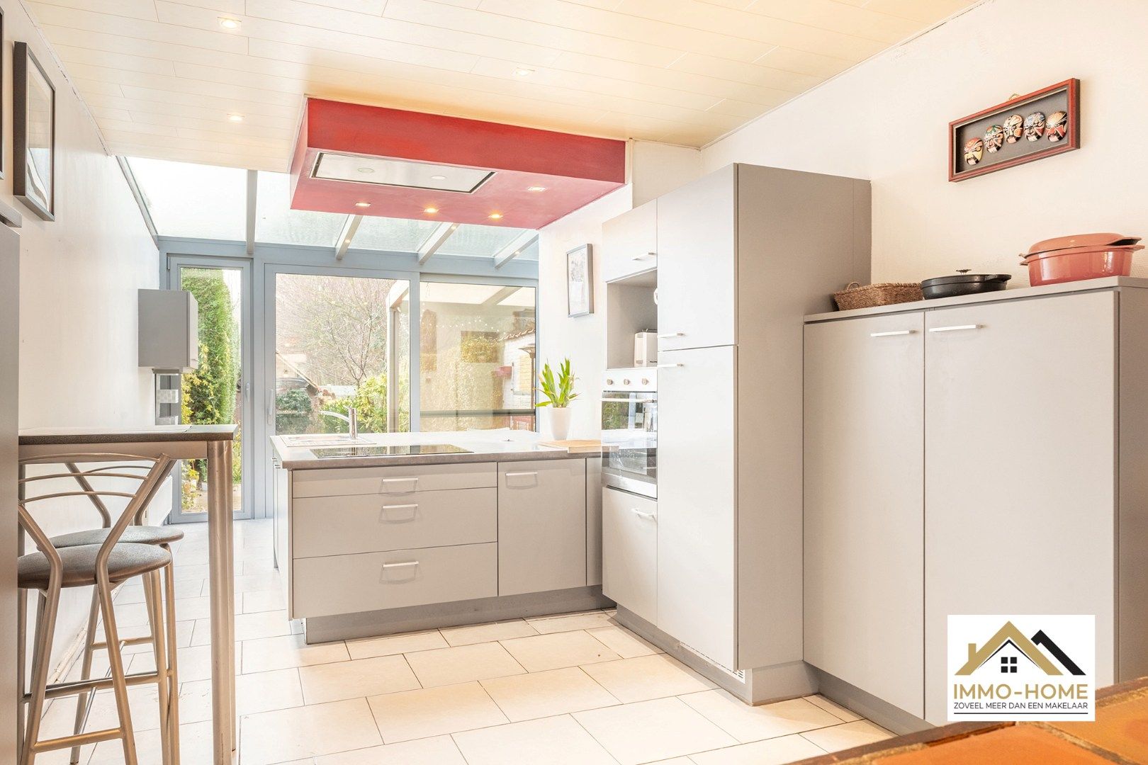 Lichtrijke halfopen bebouwing op toplocatie foto 3