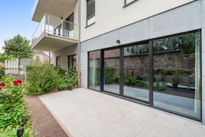 Instapklaar gelijkvloers appartement in het hart van Lokeren! foto 2