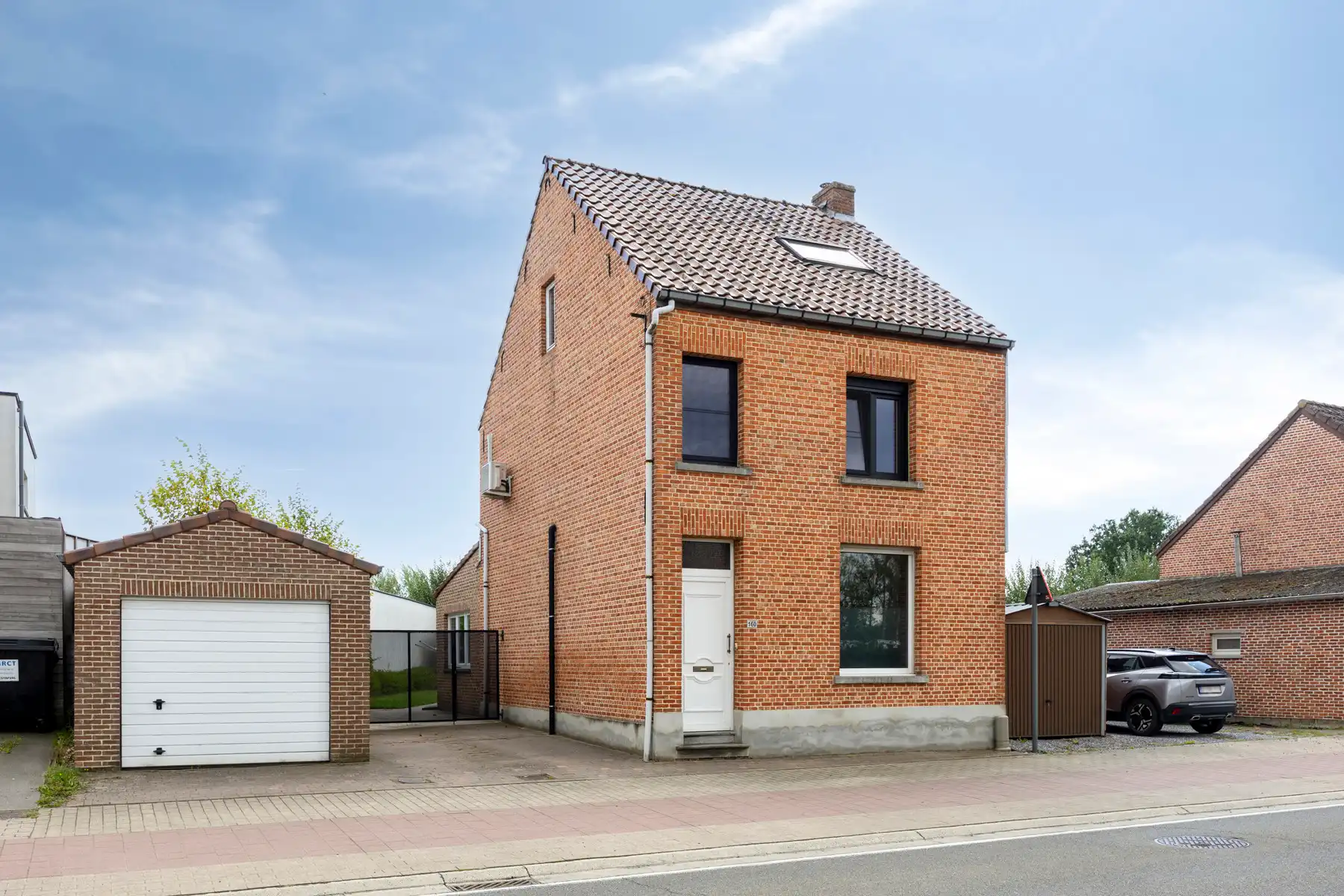 Hoofdfoto van de publicatie: Karaktervolle, ruime woning met onderhoudsvriendelijke tuin