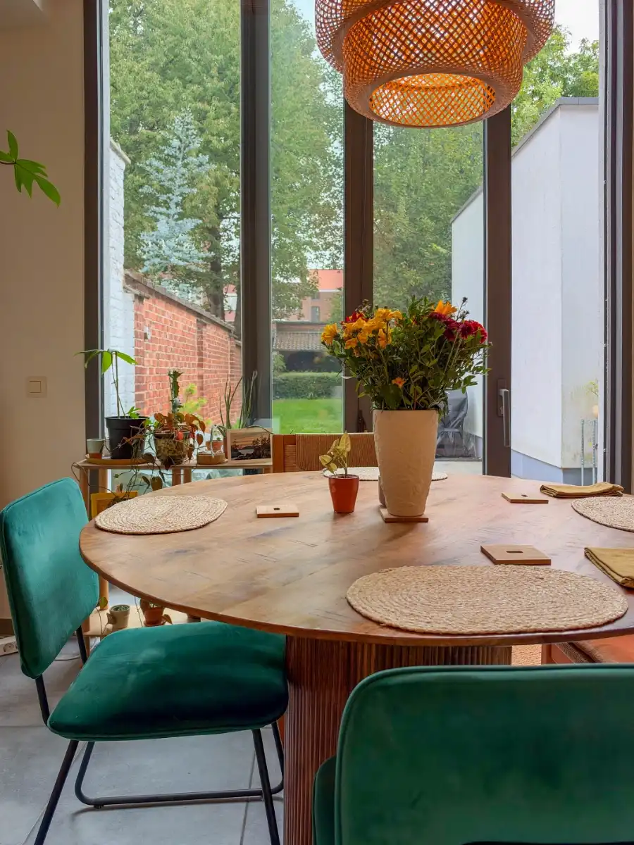 2 slaapkamer appartement (gelijkvloers) met grote tuin en grote garage vlakbij Sint-Pietersstation foto 2