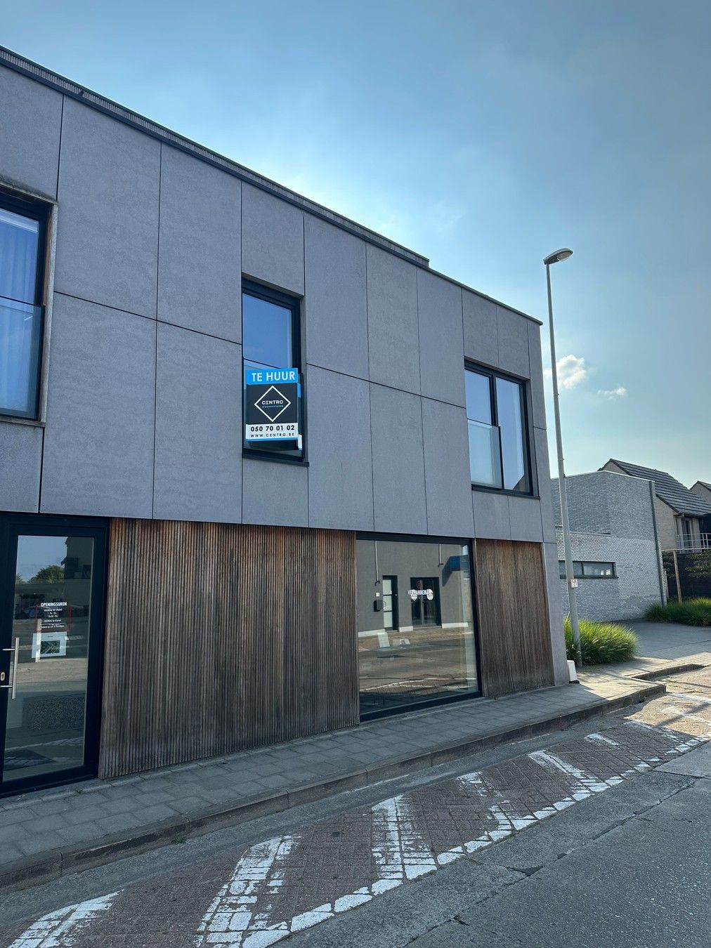 ENERGIEZUINIG NIEUWBOUW APPARTEMENT met Zonnepanelen, ZONNE-terras, private parkeerplaats en fietsenberging te huur in hartje Veldegem! foto 4