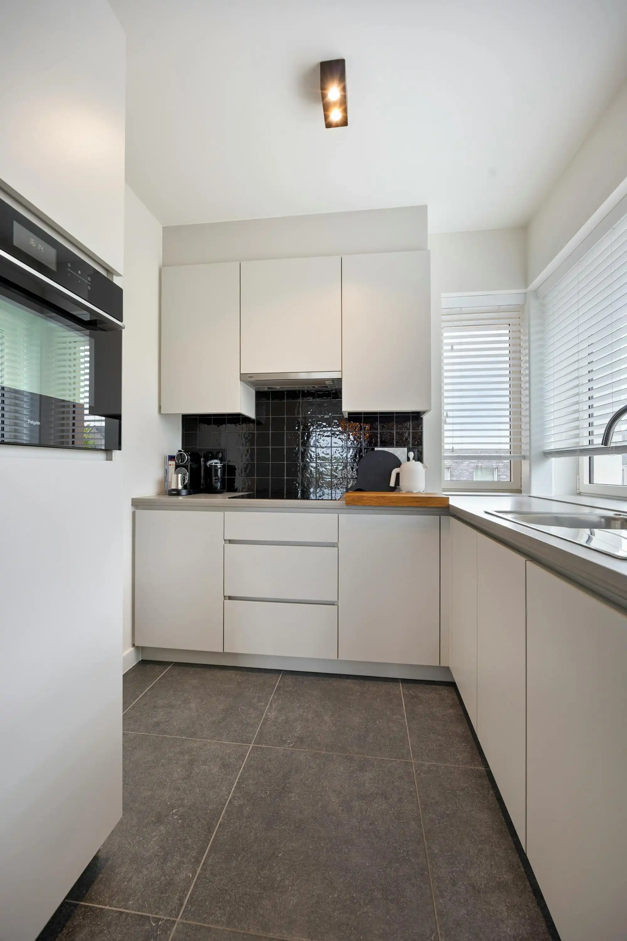 Tof instapklaar appartement met staanplaats te koop in Meer! foto 14