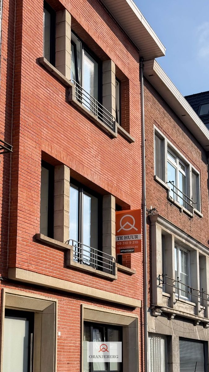 Lichtrijk en gerenoveerd 2 slpk appartement met terras foto 30