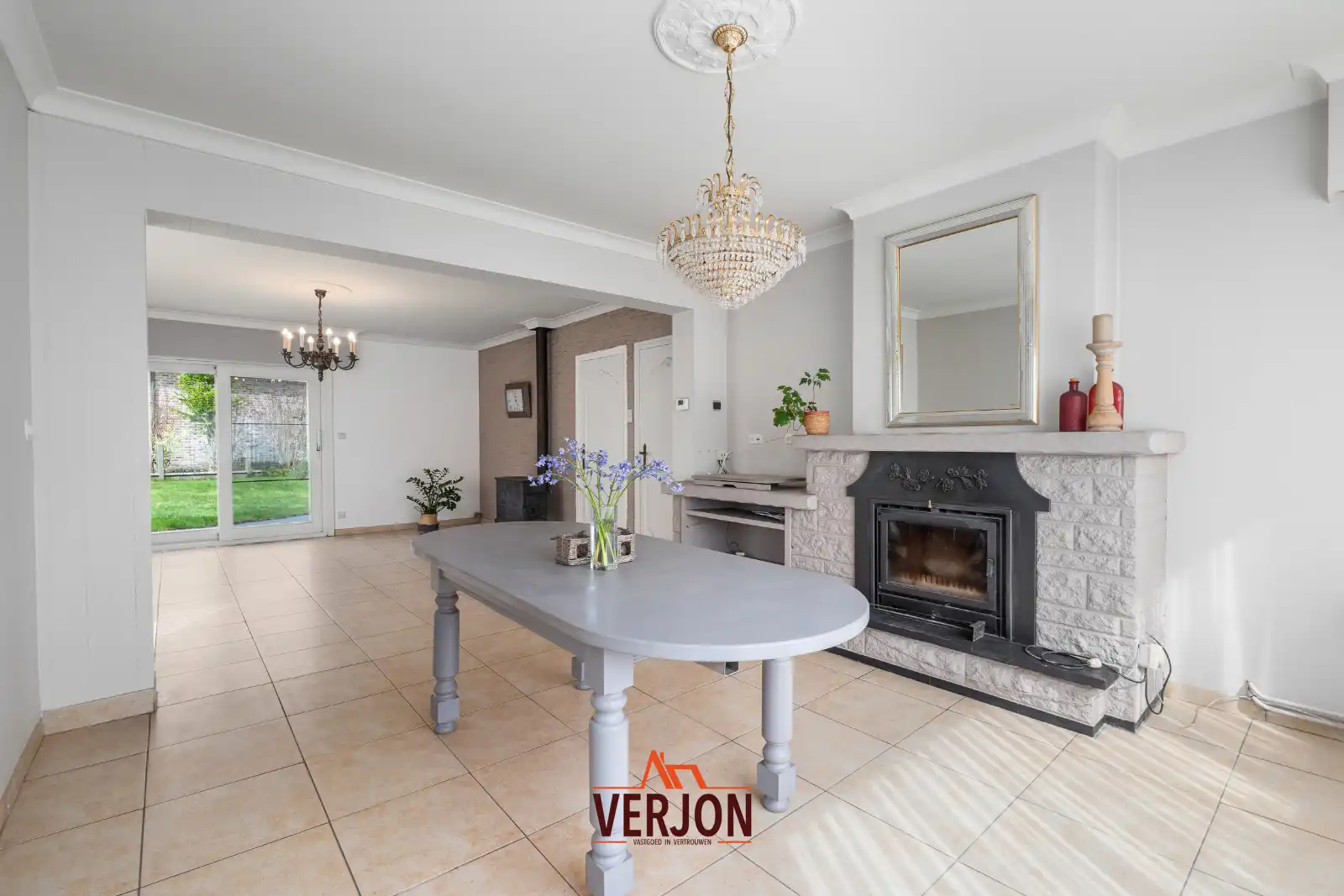 Ruime gezinswoning met 4 slaapkamers, grote garage en zonnige tuin foto 6