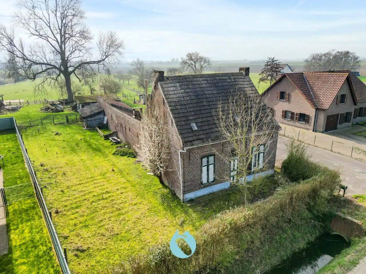 Te renoveren hoeve op unieke ligging (perceel 19.617m²) foto 5