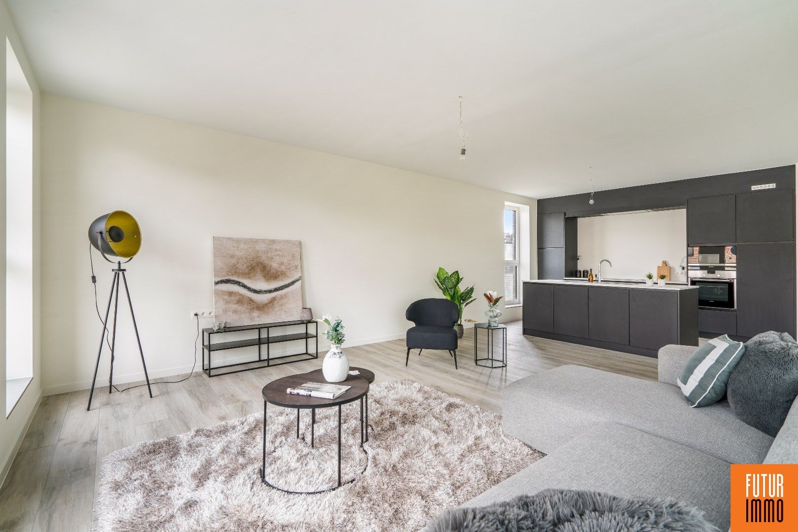 Lichtrijk gelijkvloers appartement met privé tuintje foto 1