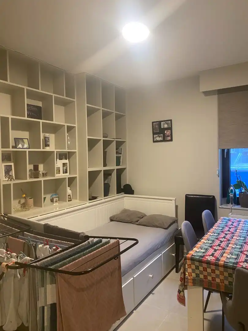 Een appartement met 2 slaapkamers en terras. foto 5