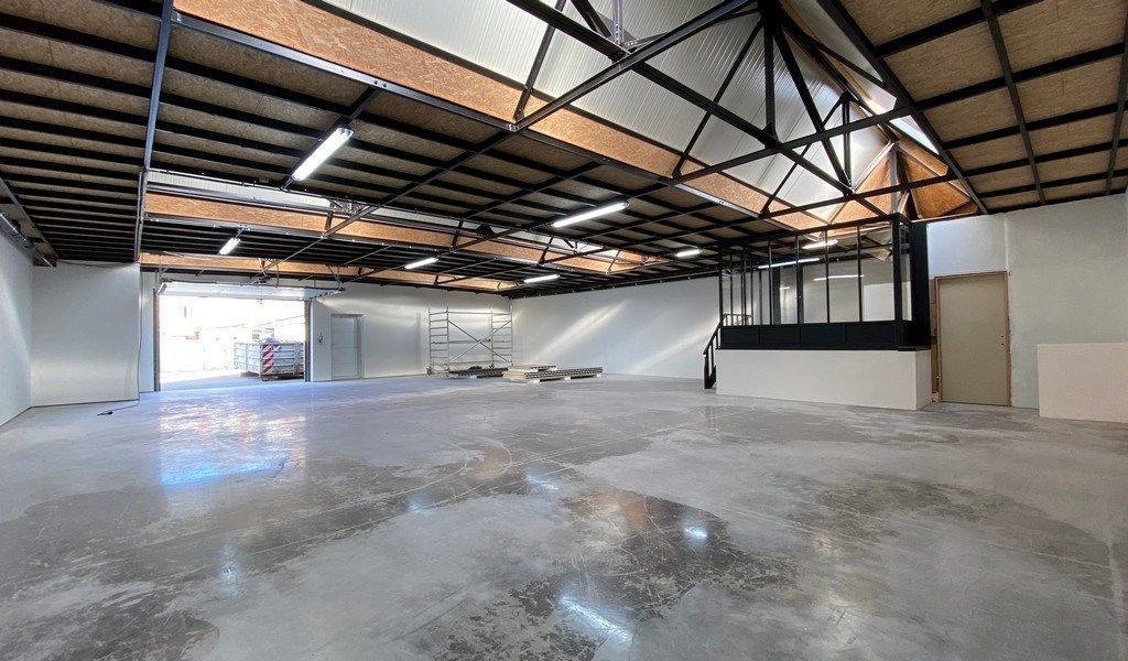 Gerenoveerde loods te huur in Oosterzele (Balegem) foto 2