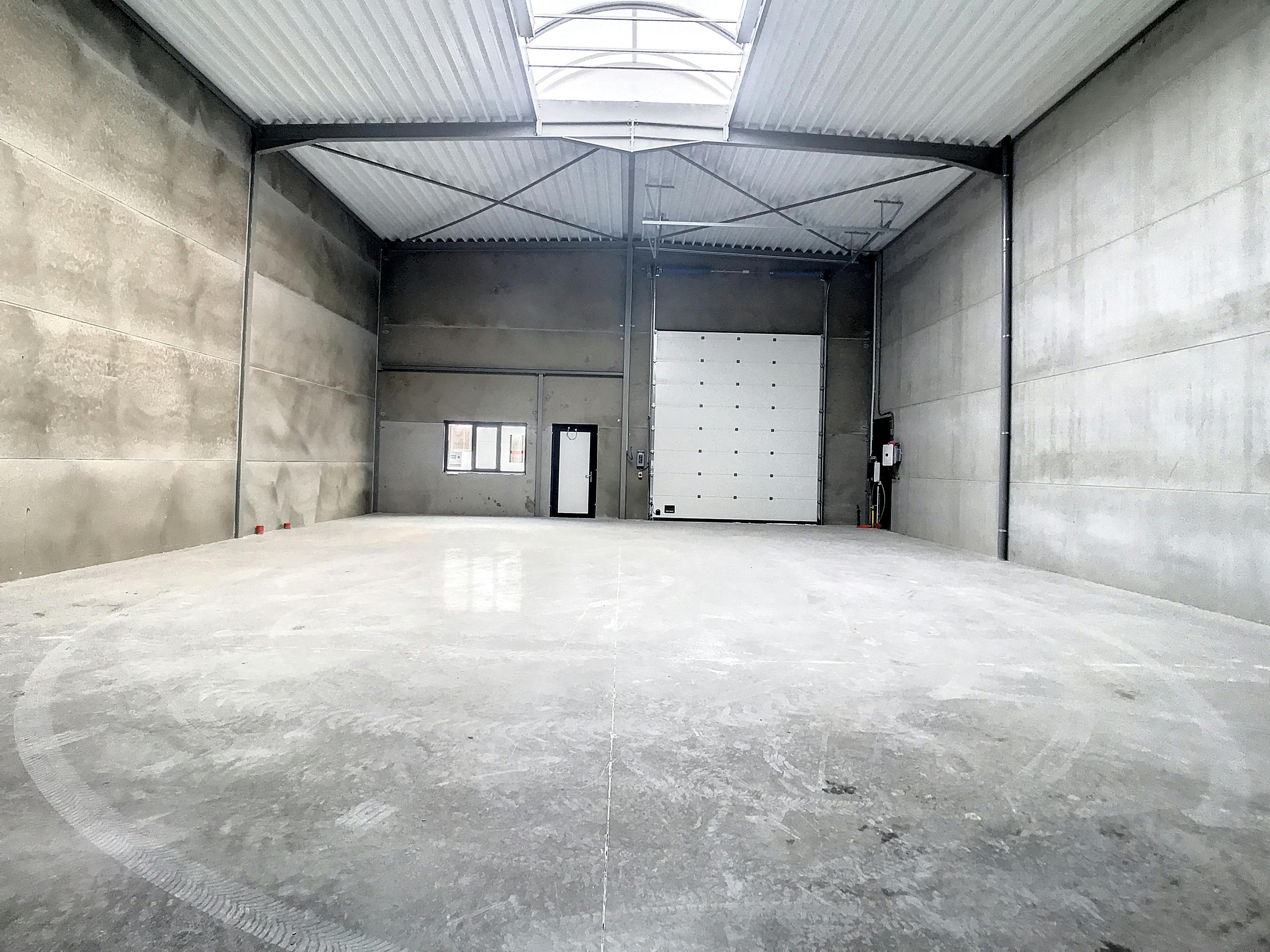 KMO-unit van ca. 220 m² te koop in Beveren-Leie foto 4