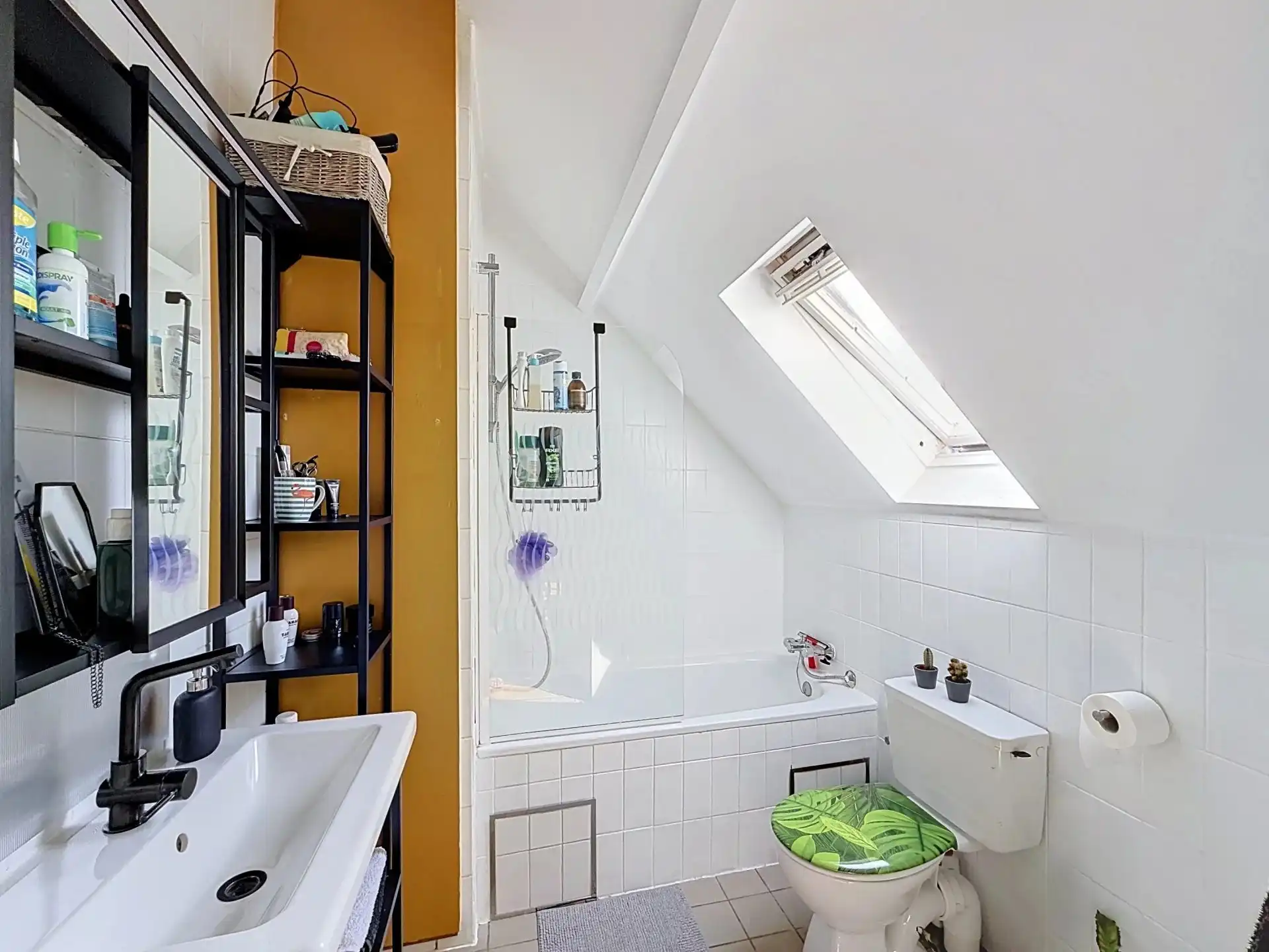 Gezellig en ruim duplex appartement in hartje Lommel met staanplaats. foto 15