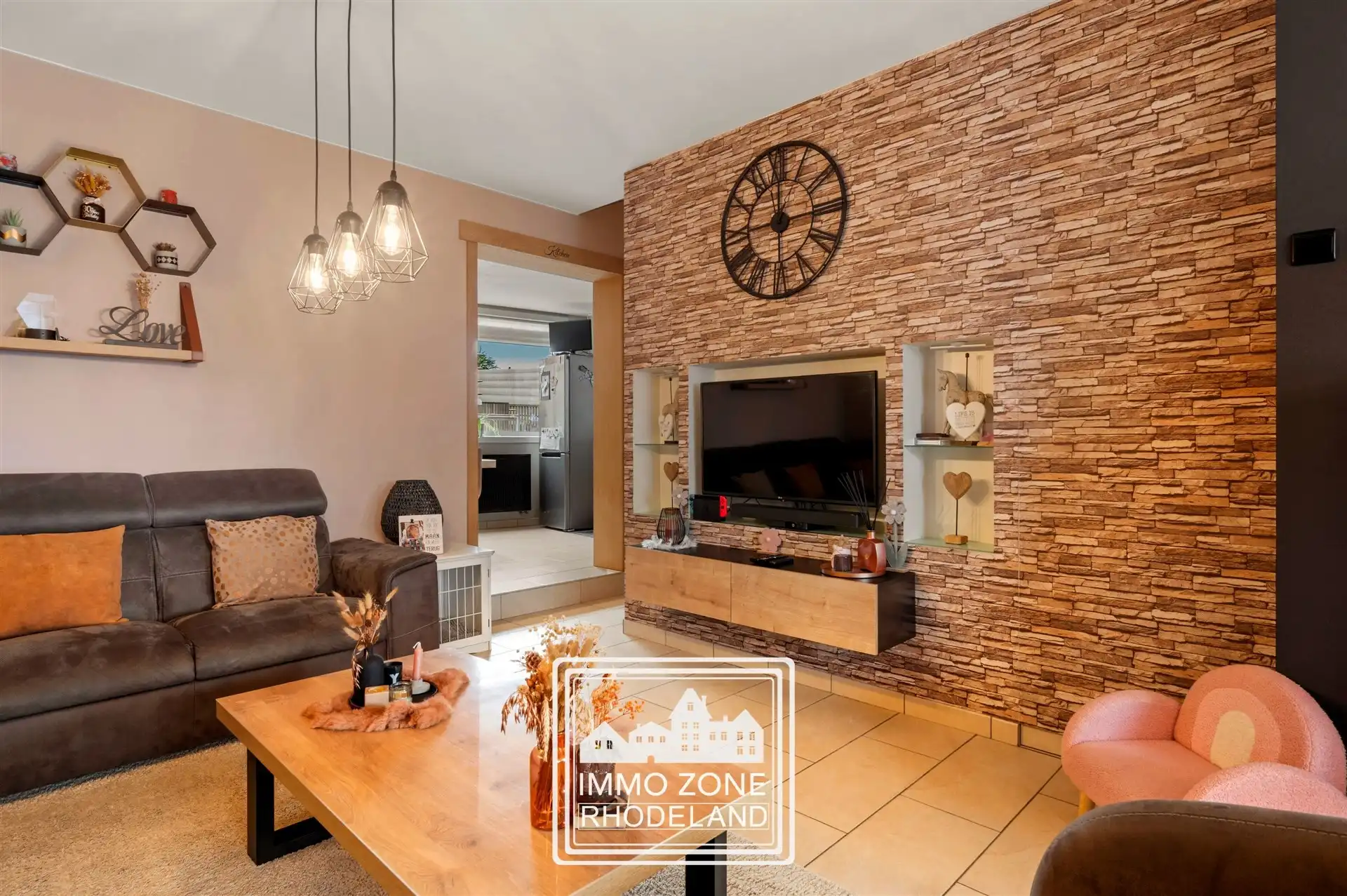 Knappe instapklare woning met 3 slpks, garage en mooie tuin  foto 8