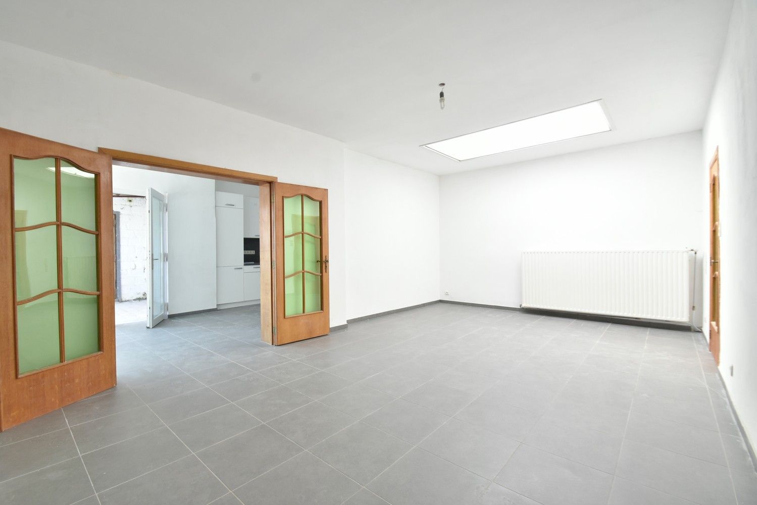 Ruime gerenoveerde woning met maar liefst 7 slaapkamers en handelsmogelijkheden op een gunstige locatie nabij Maastricht foto 9